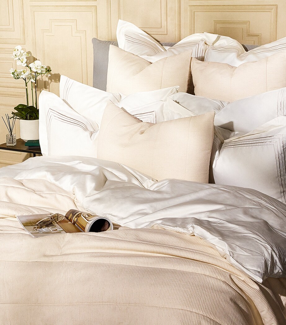 Harrods of London Chalcot Bedspread (50cm x 70cm) Ivory Image 4