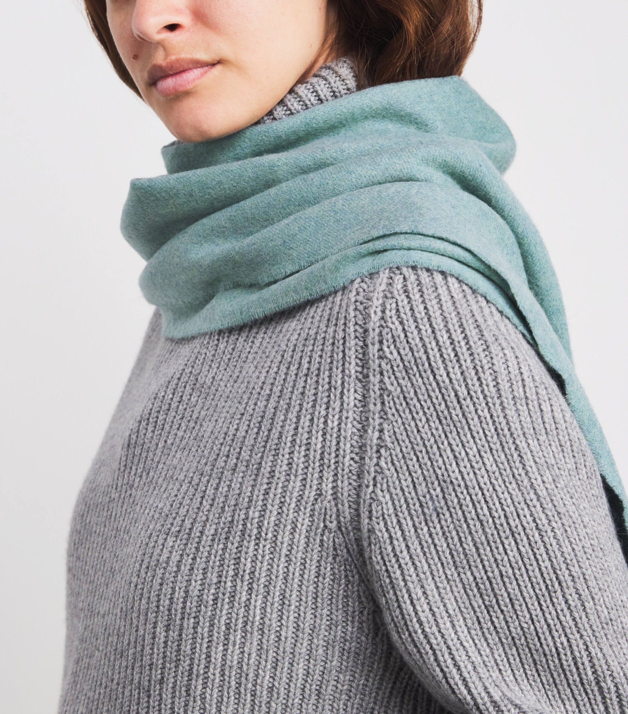 Johnstons Of Elgin Womens Cashmere Wide Scarf Seascape Image 2