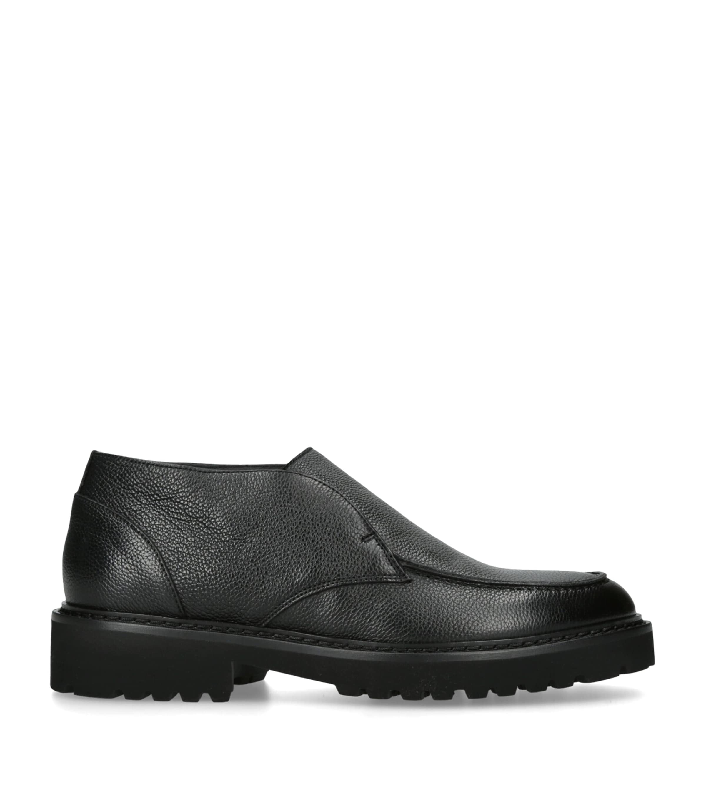 Doucal's Leather Chukka Boots In Black