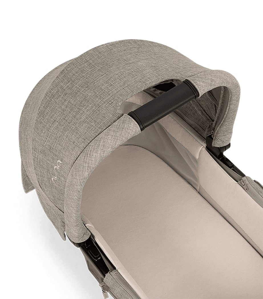 x BMW LYTL Carry Cot GRAPHENE Image 4