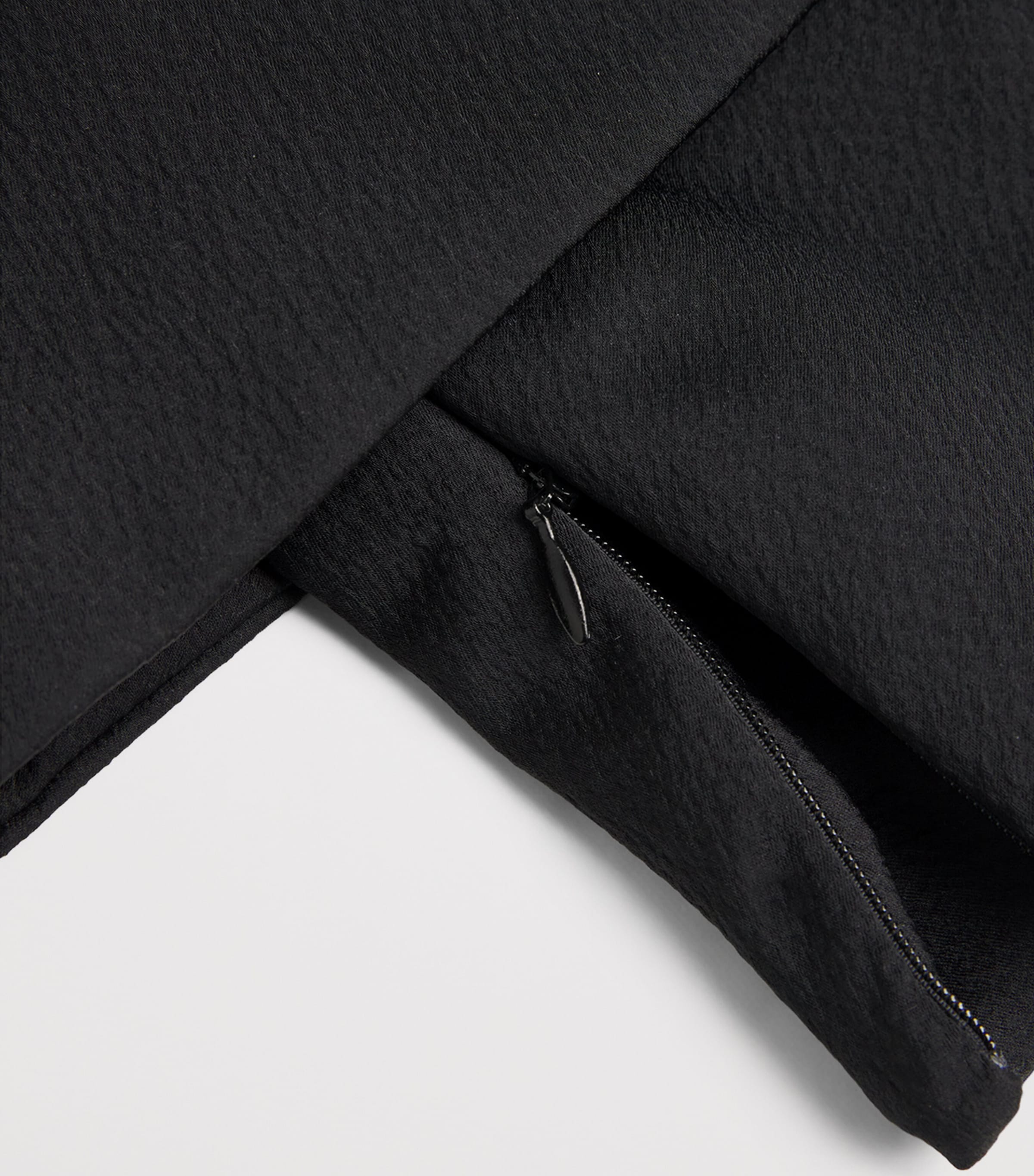 Textured Off-The-Shoulder Philomela Top BLA Image 5