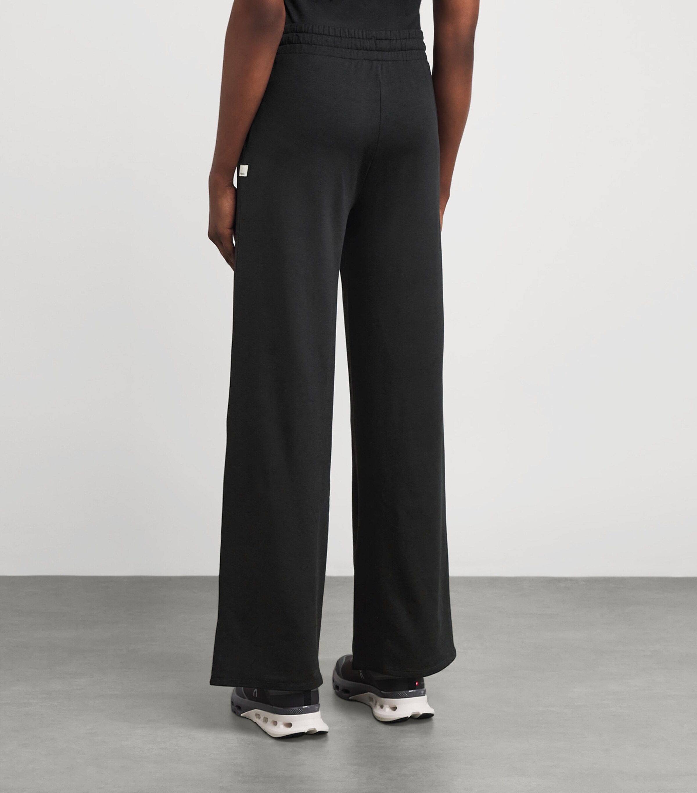 DreamKnit Halo Essentials Sweatpants HBK BLACK HEATH Image 4