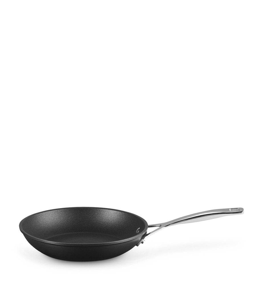 Le Creuset Non-Stick Shallow Frying Pan (22cm) Image 1