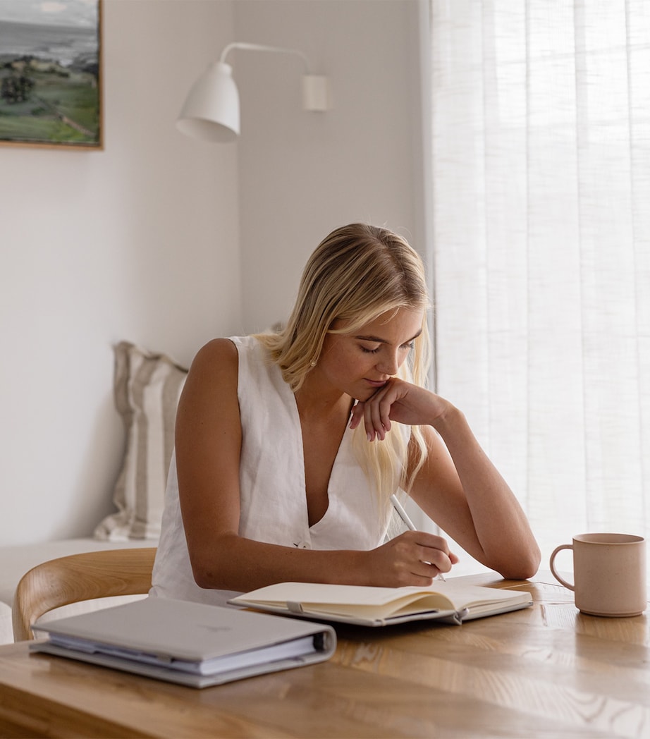 Scribble & Dot Faux Leather Wedding Planner Binder Grey Image 7