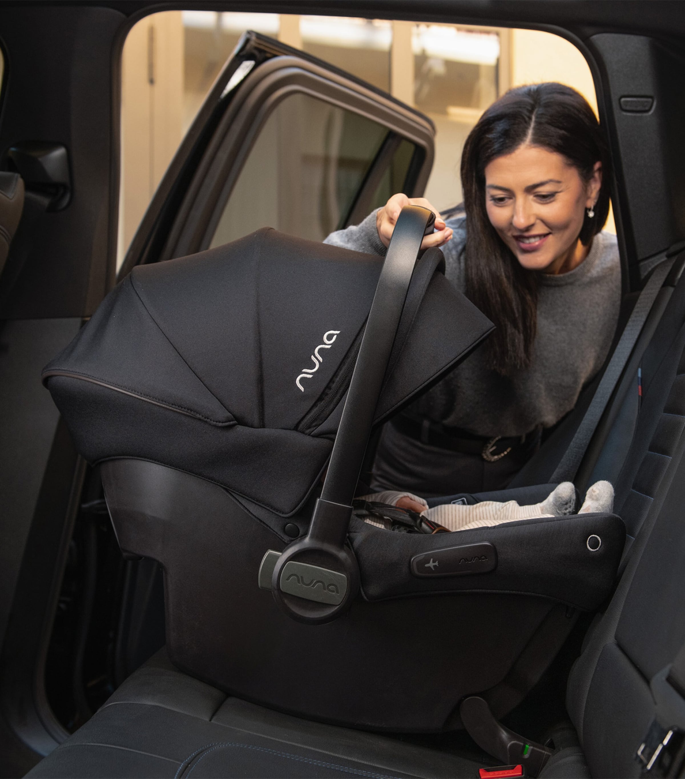 PIPA Urbn Infant Car Seat CAVIAR Image 5