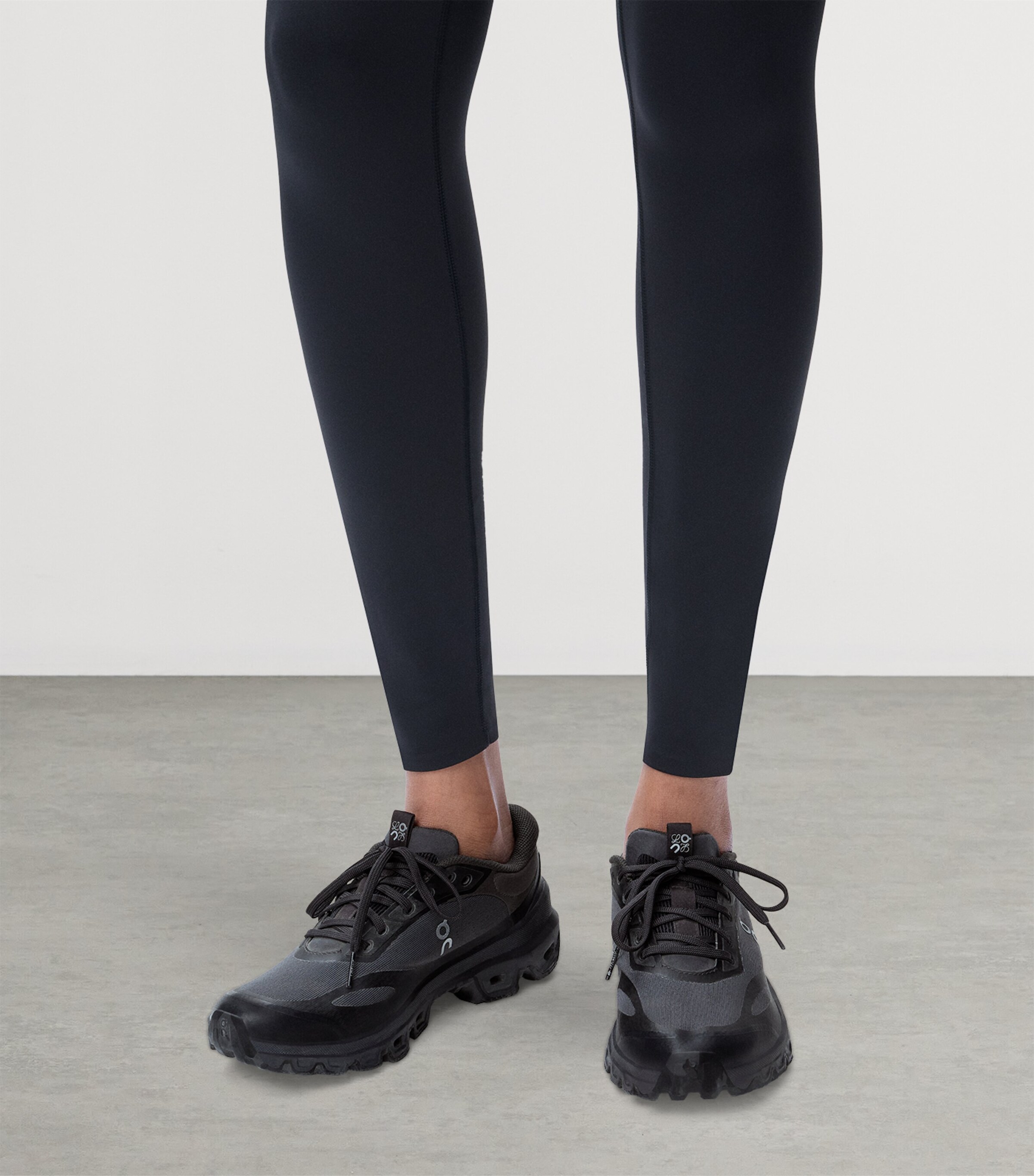 LOEWE x On Cloudventure 2.0 Trainers Gunmetal Image 2