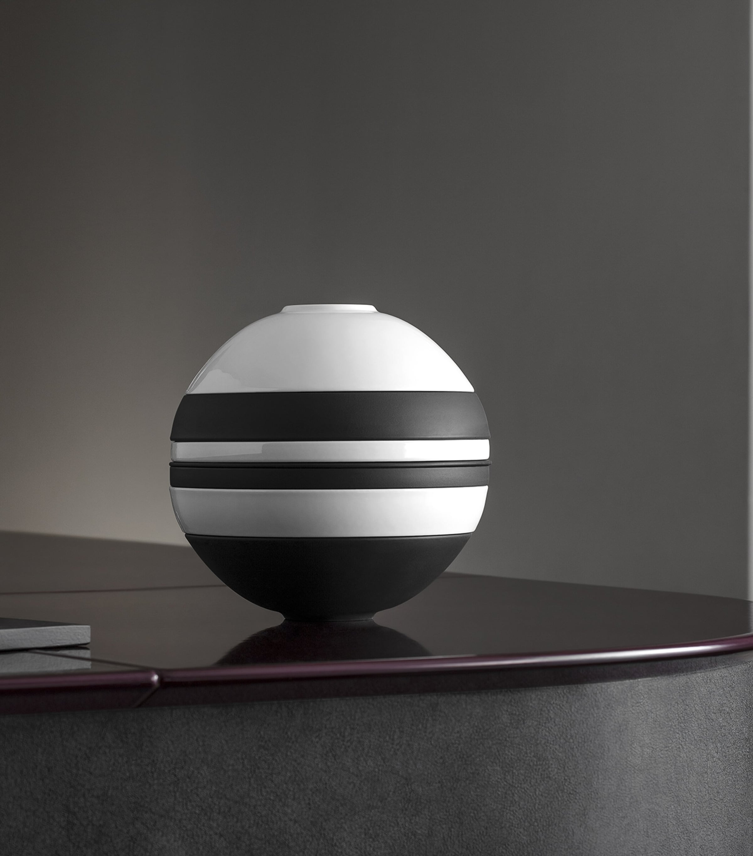 Iconic La Boule Set WHITE Image 6