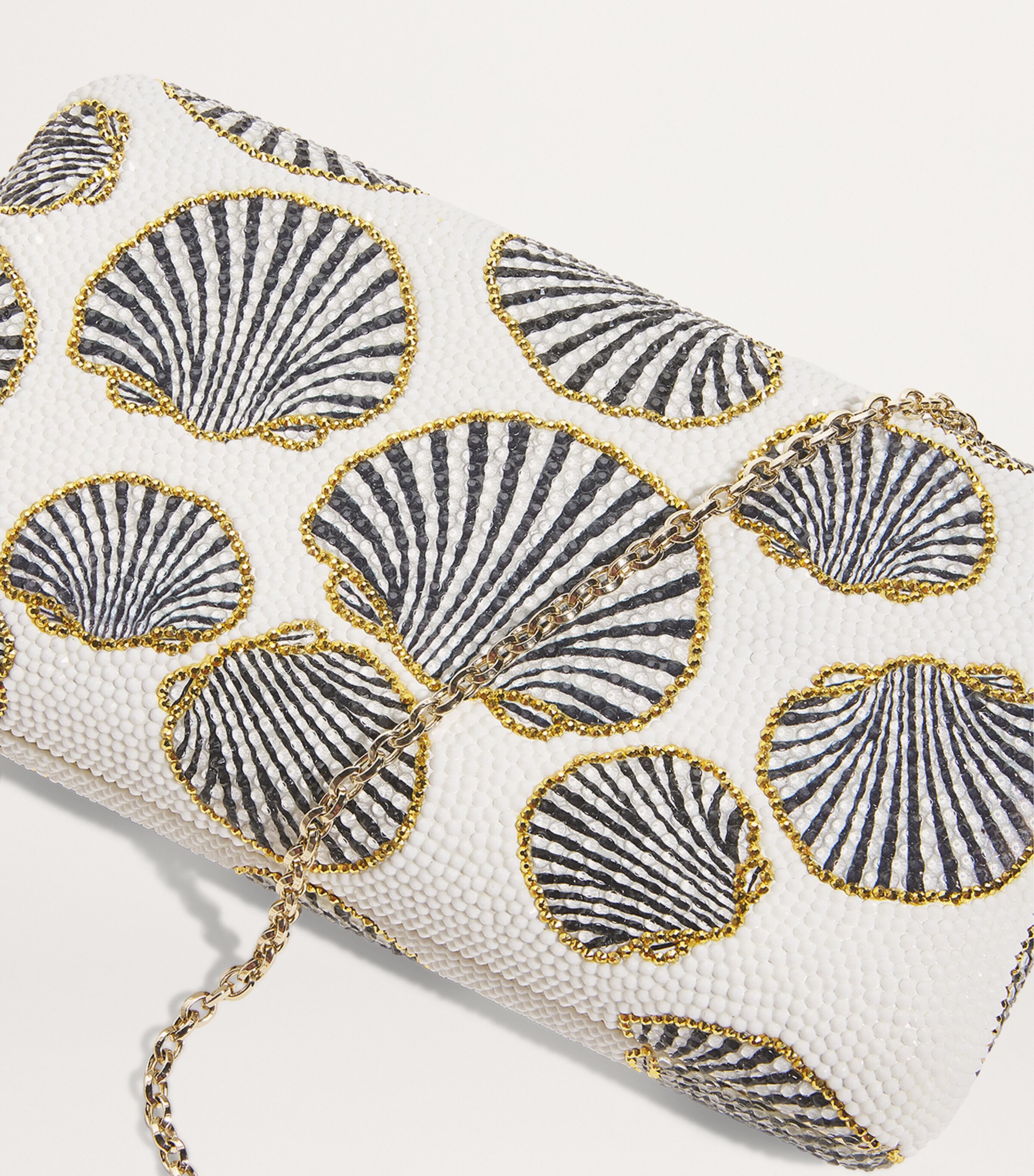 ジュディス ガイガー JUDITH  「Blackbird」白マット Judith Leiber White Midnight Mollusk Clutch Bag | Harrods UK