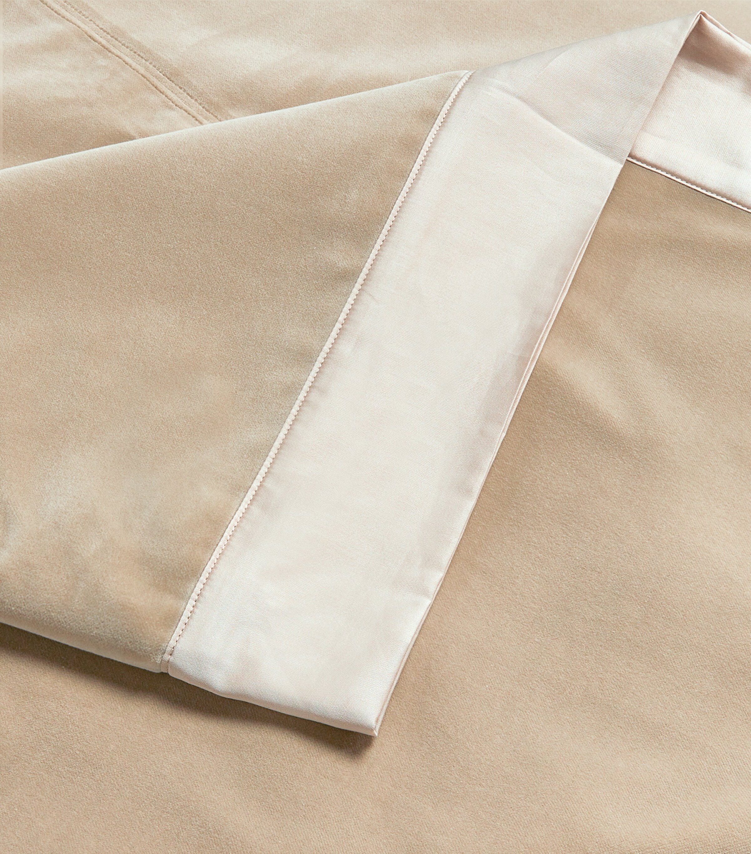 Amalia Cirrus Super King Bedspread (250cm x 260cm) Sand Image 8
