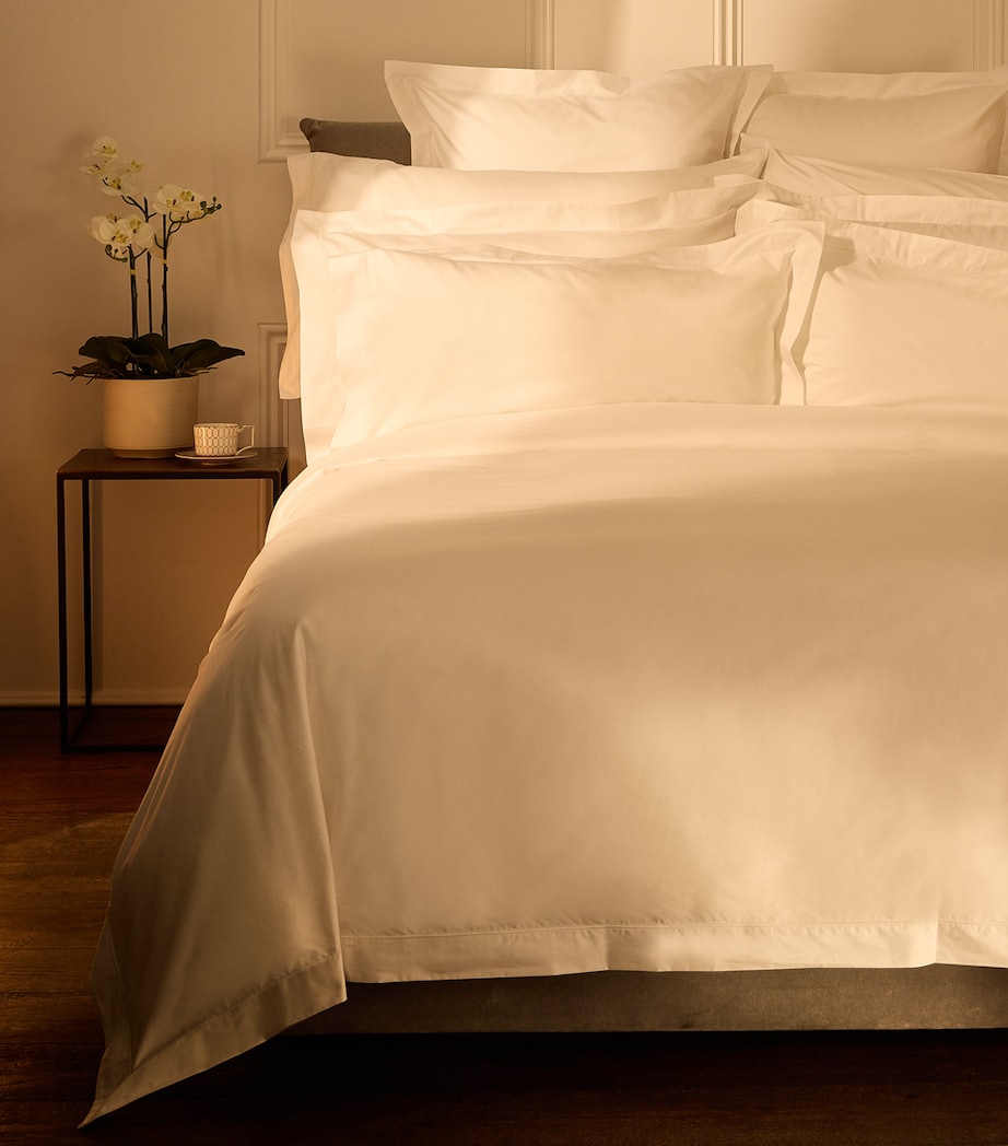 Harrods of London Chester King Fitted Sheet (150cm x 200cm) White Image 2