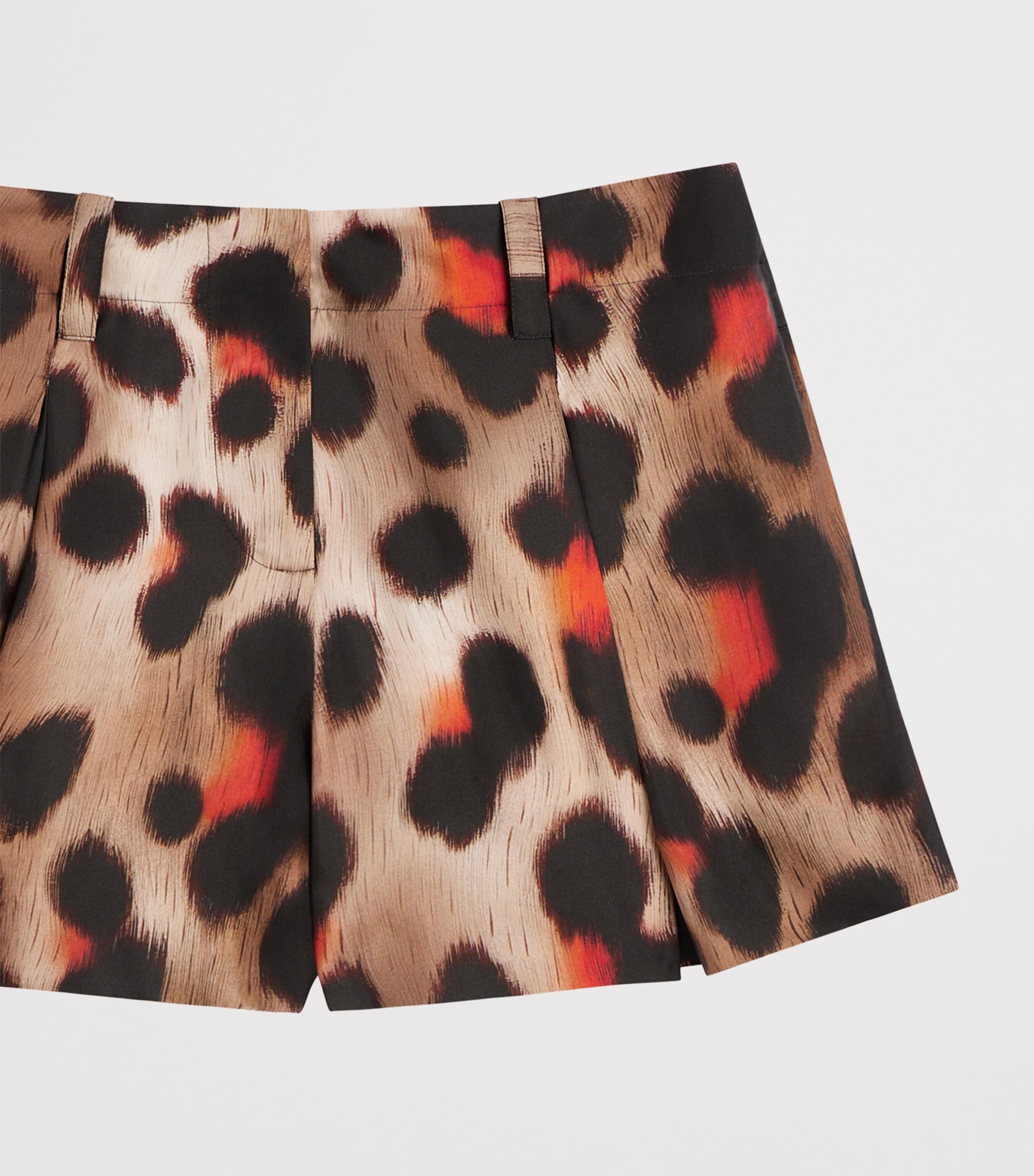 Givenchy Womens Silk Leopard Pleated Shorts Image 6