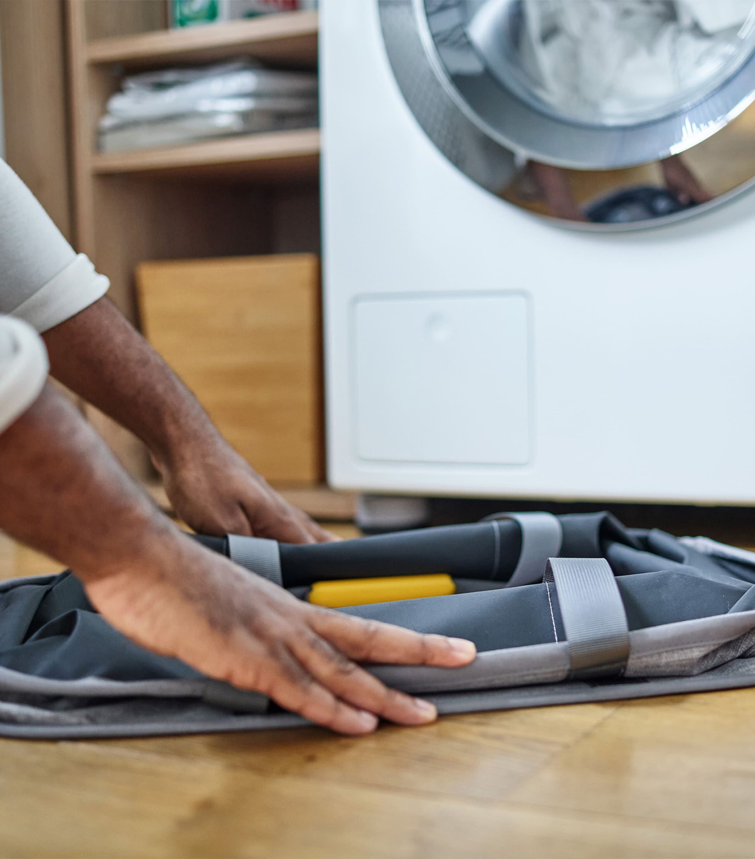 Holdall Collapsible Laundry Basket (35L) GREY Image 3