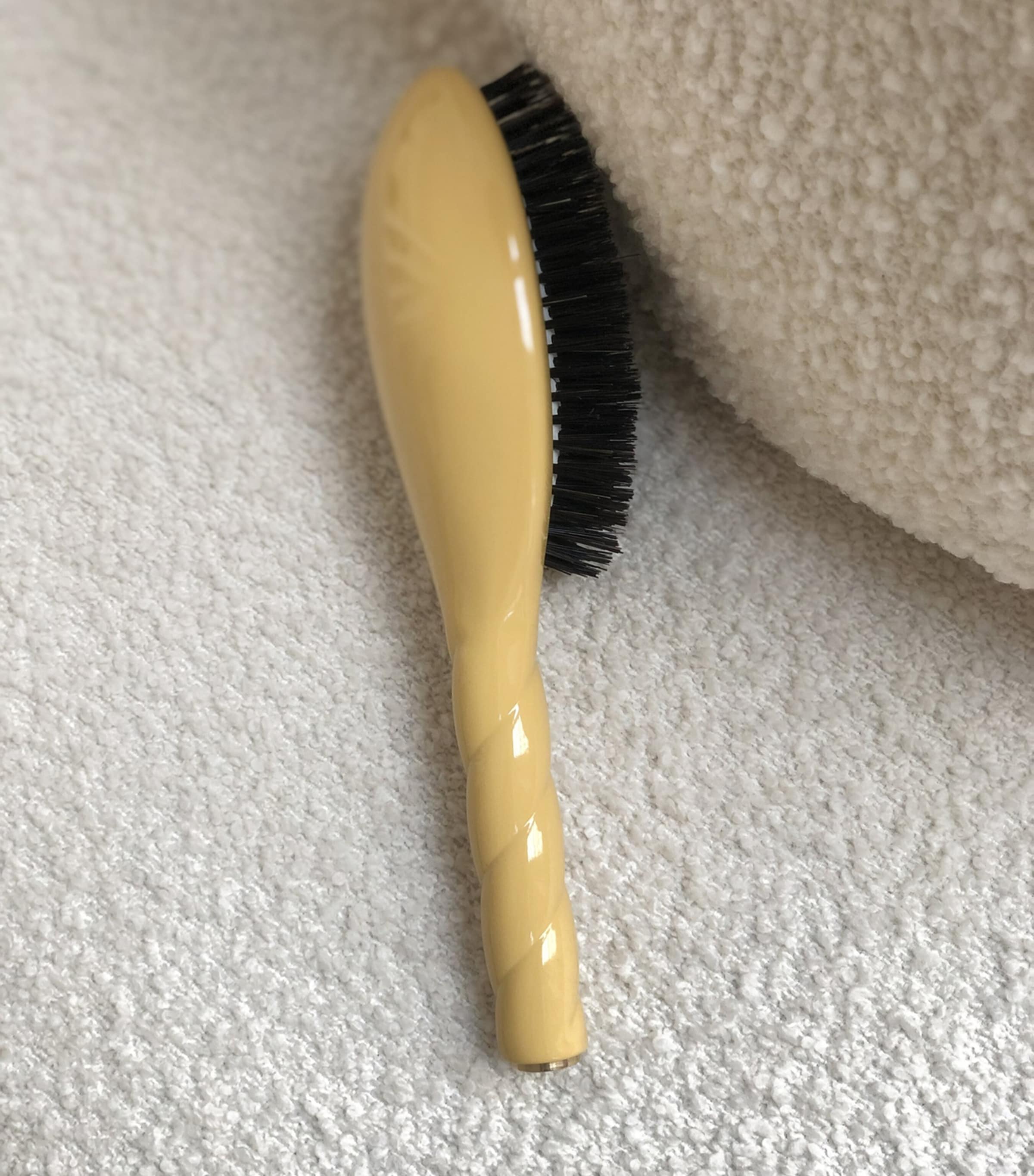 la bonne brosse N.01 The Universal Hair Care Brush Saffron Yellow Image 2