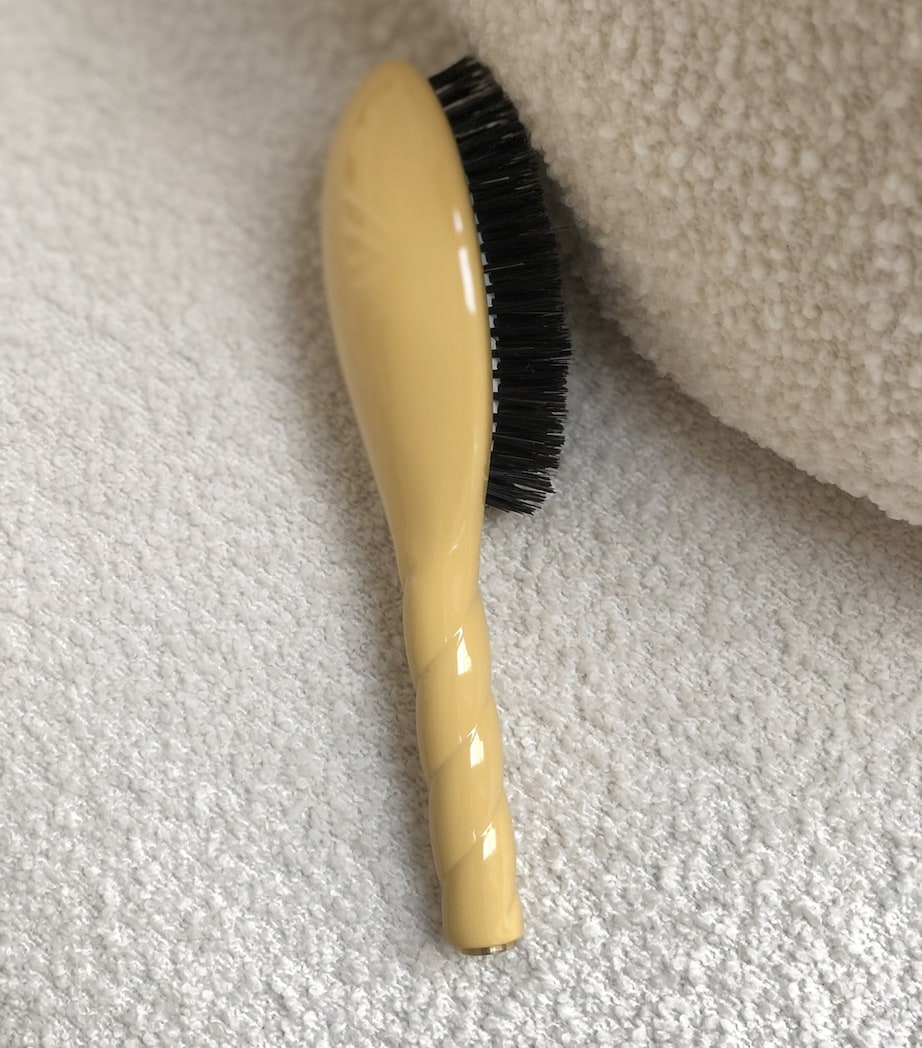 N.01 The Universal Hair Care Brush SAFFRON YELLOW Image 2