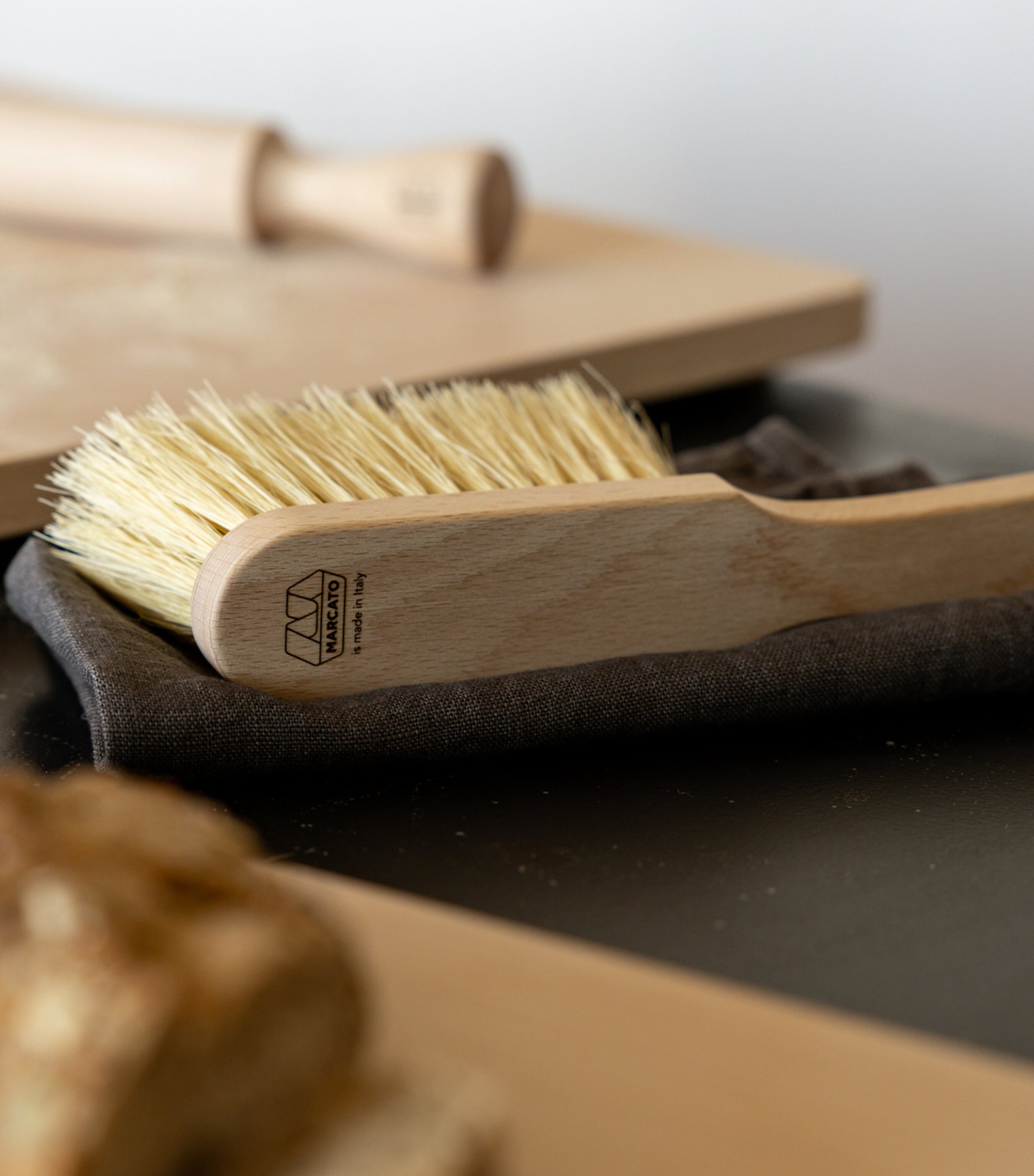 Classic Worktop Brush BEECHWOOD Image 4