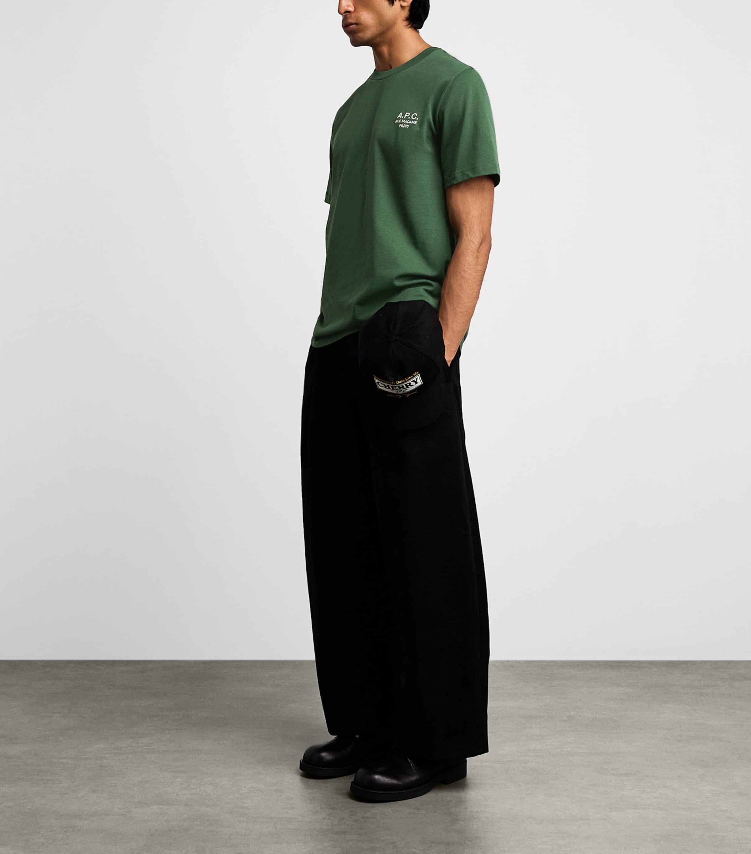 A.P.C. Mens Organic Cotton Rue Madame Logo T-Shirt Vert Fonce/blanc Image 2