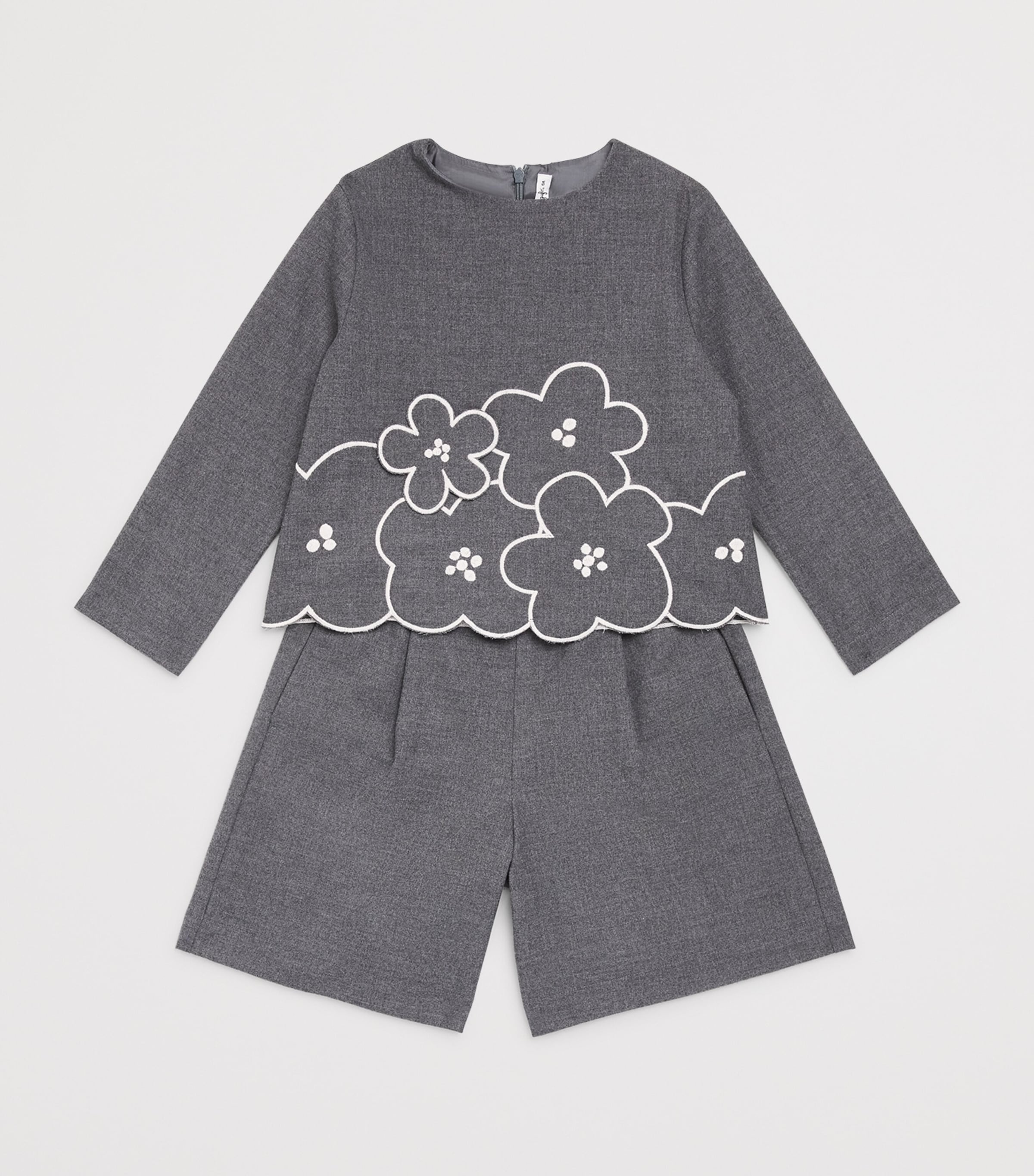Il Gufo Scalloped Embroidered Top and Shorts Set (2-8 Years) Cloud/milk Image 3