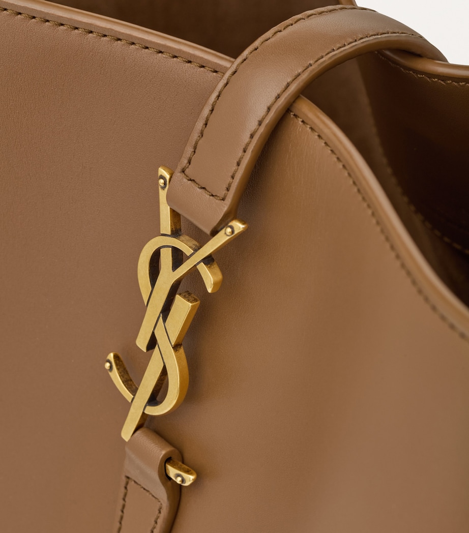 Calfskin Le 37 Bucket Bag 2536 Image 7