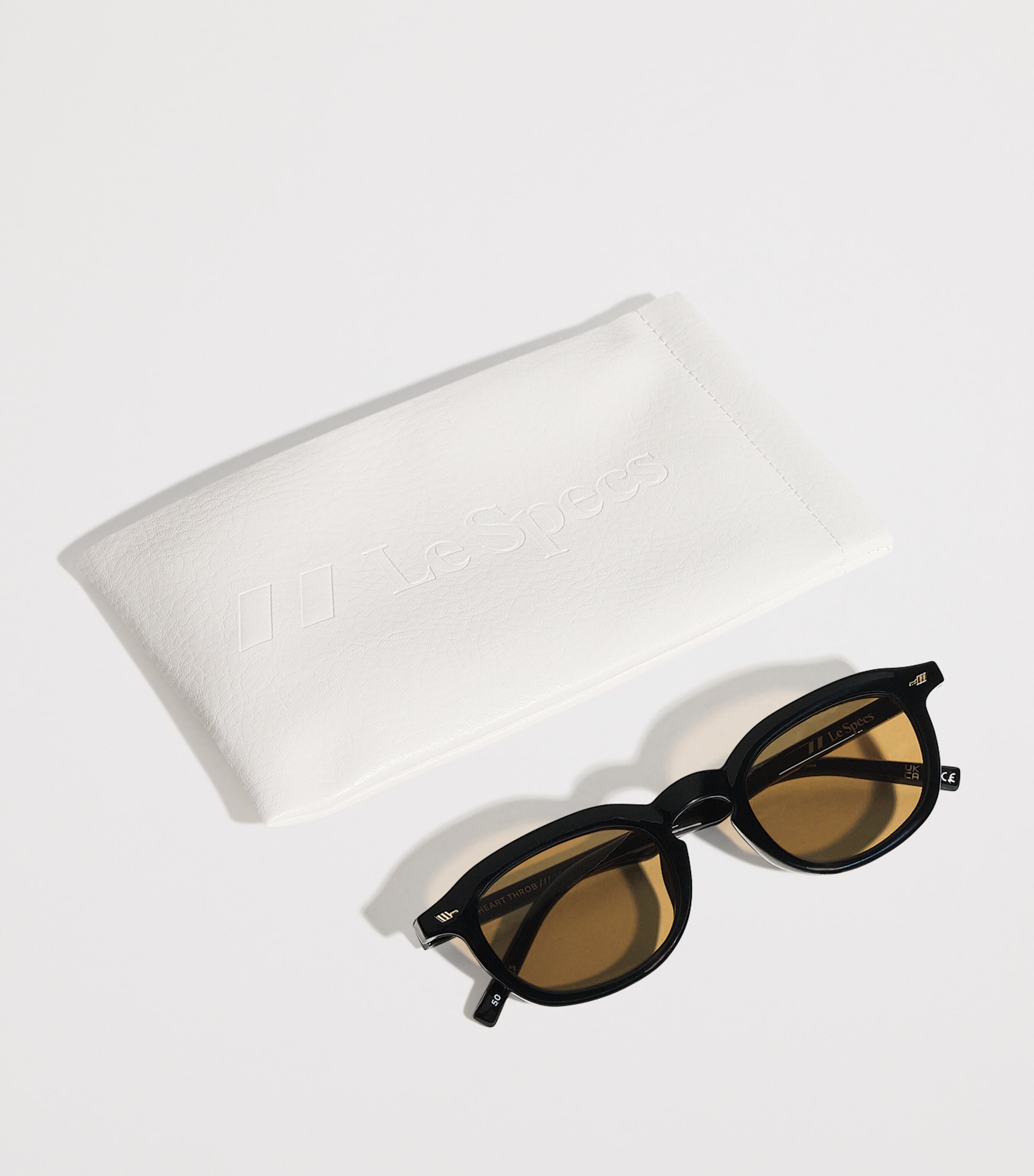 Round Heart Throb Sunglasses BLACK Image 4