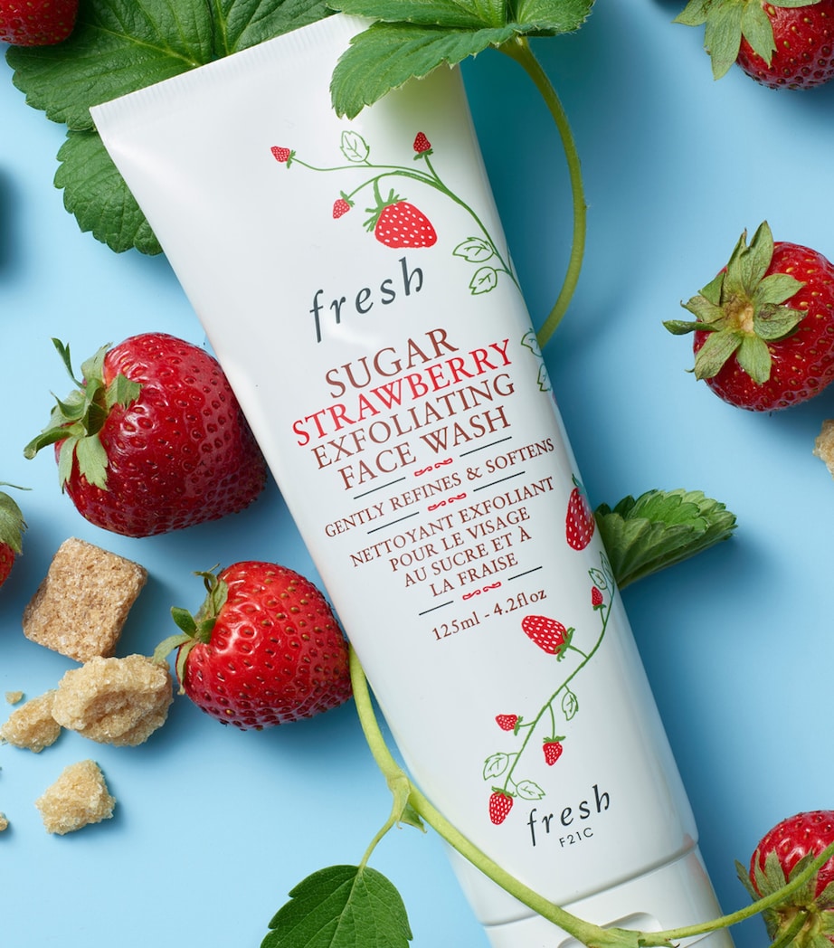 Sugar Strawberry Exfoliating Face Wash (125ml) NO COLOUR Image 3