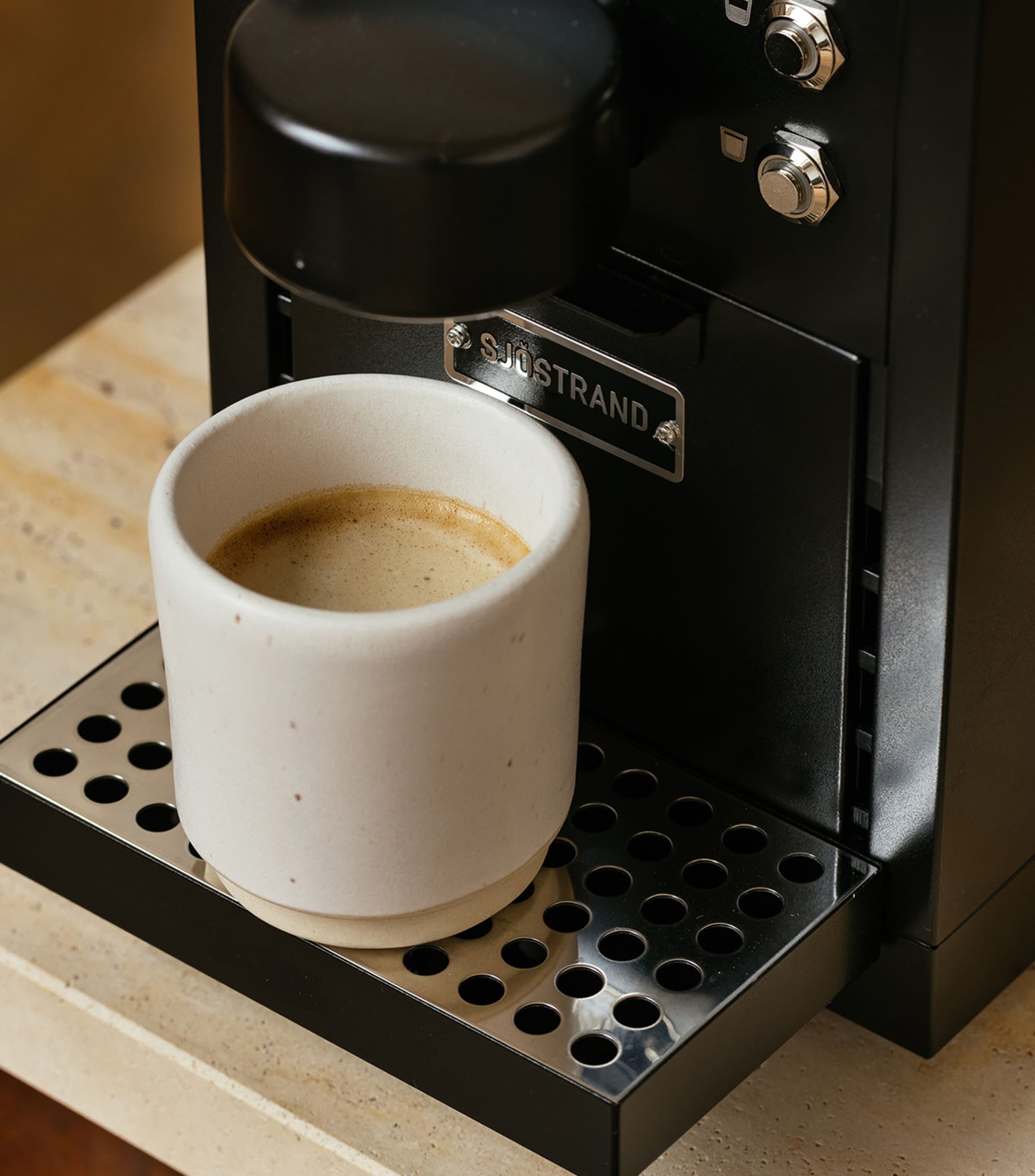 The Original Capsule Coffee Machine BLACK Image 3