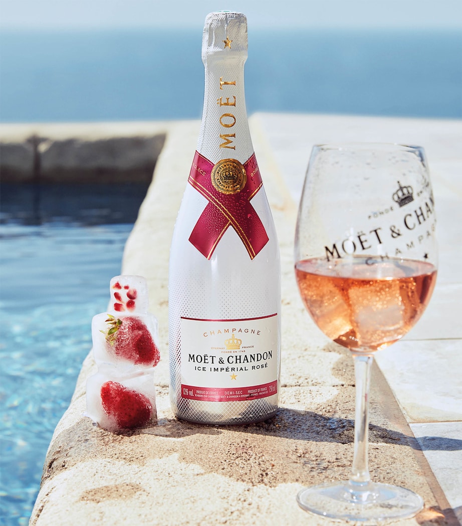 Moët & Chandon Rosé Impérial Ice Champagne (75cl) - Champagne, France Image 4