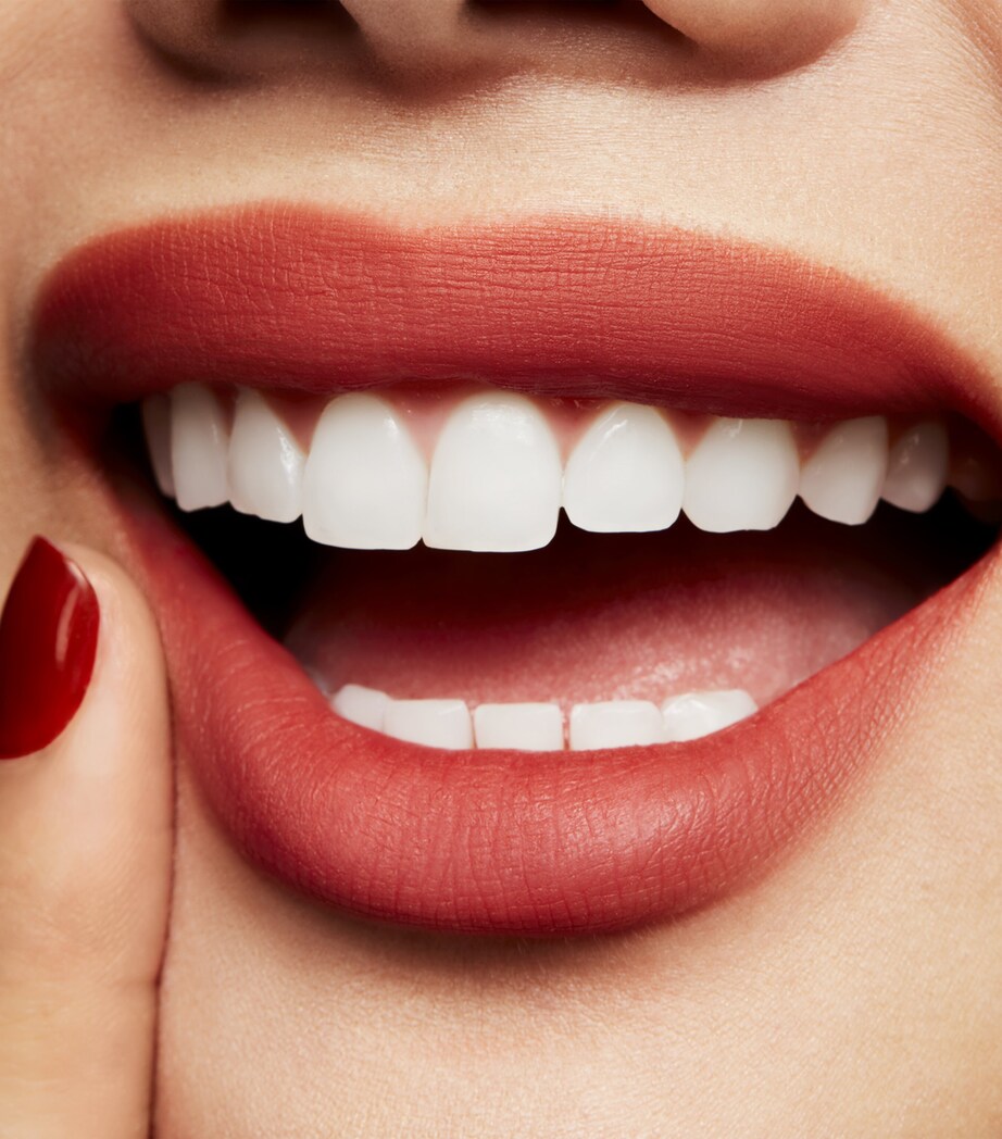 Powder Kiss Liquid Lipcolour DEVOTED TO CHILI Image 6