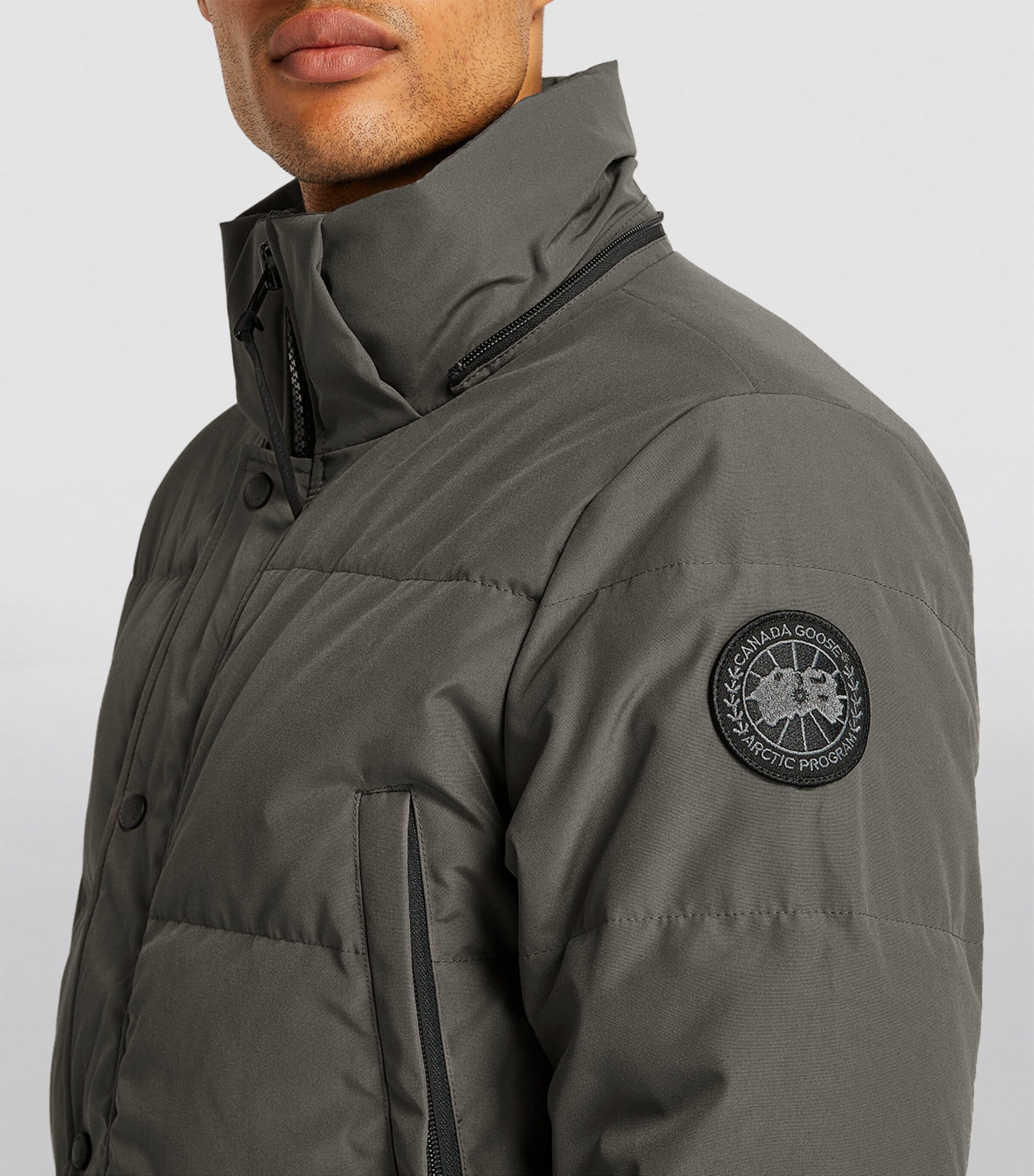 Canada Goose Mens Wyndham Hooded Puffer Jacket Image 6