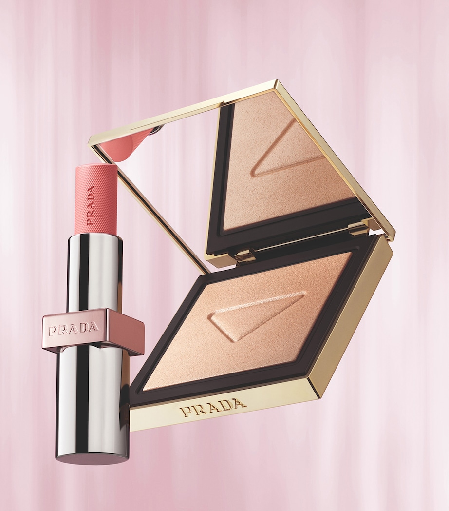 Light Glowing Lip Colour BROWN Image 9