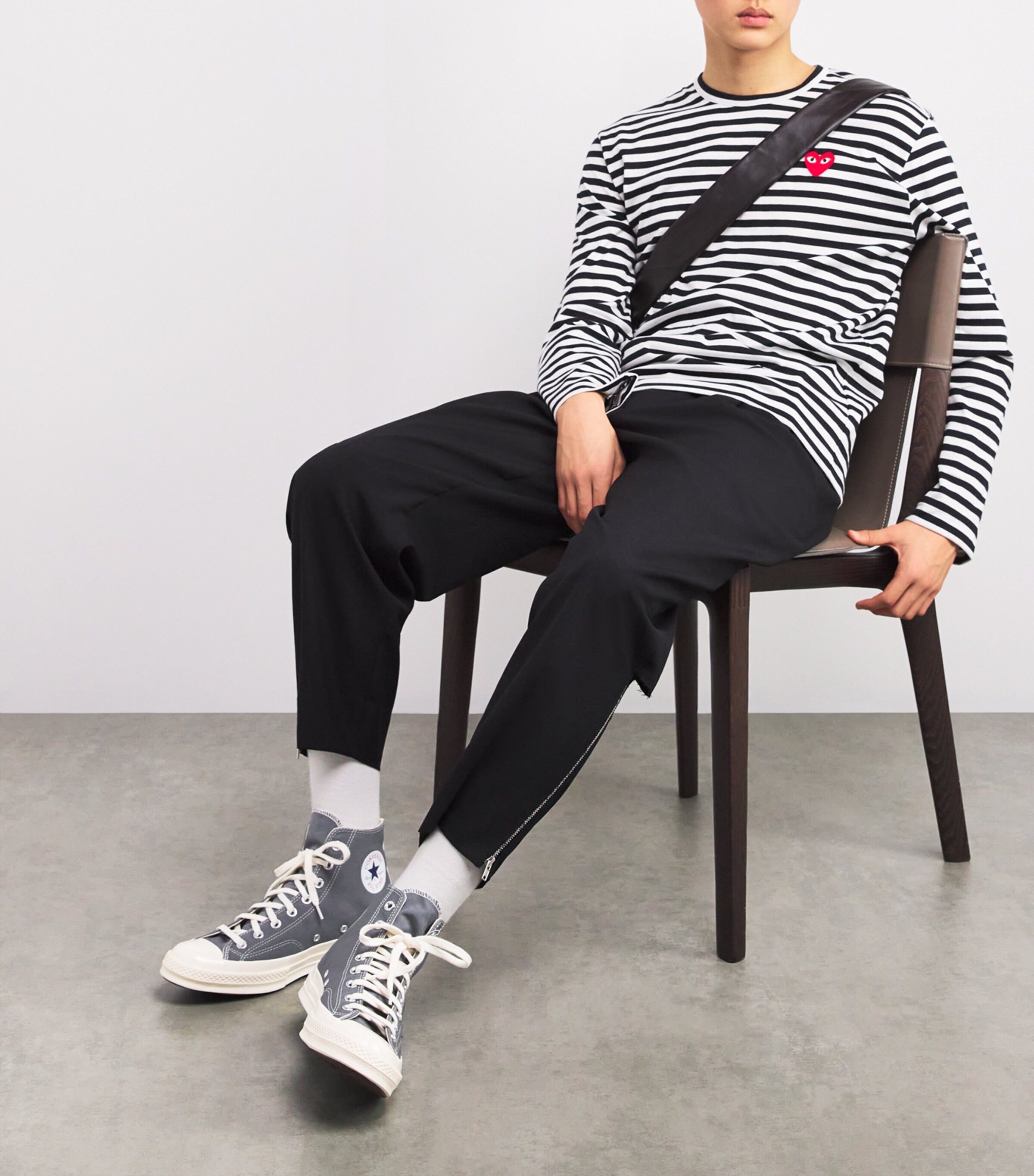 x Converse High-Top Heart Chuck 70 Sneakers GREY Image 6