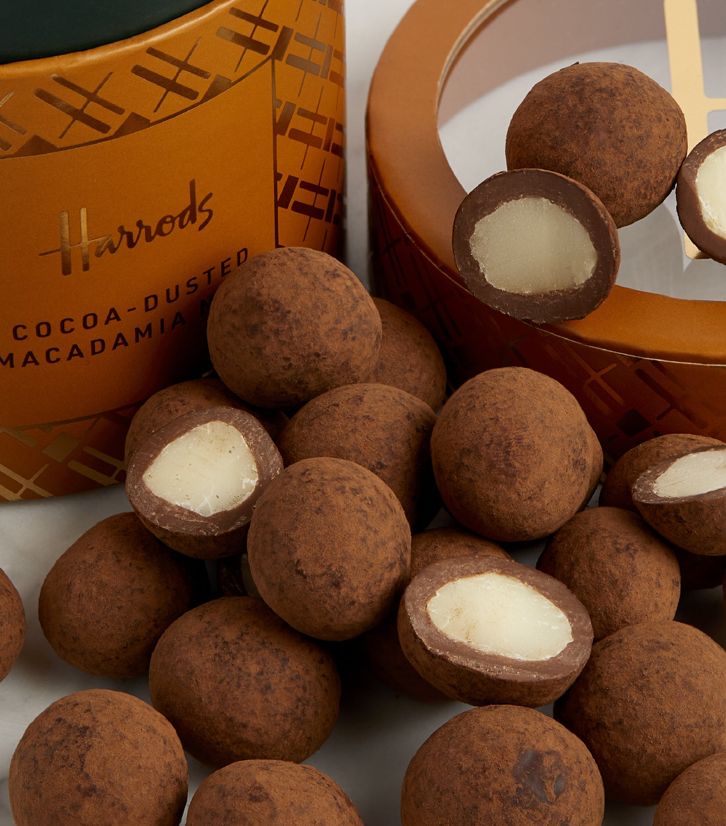 Cocoa-Dusted Macadamia Nuts (290g) NO COLOUR Image 4