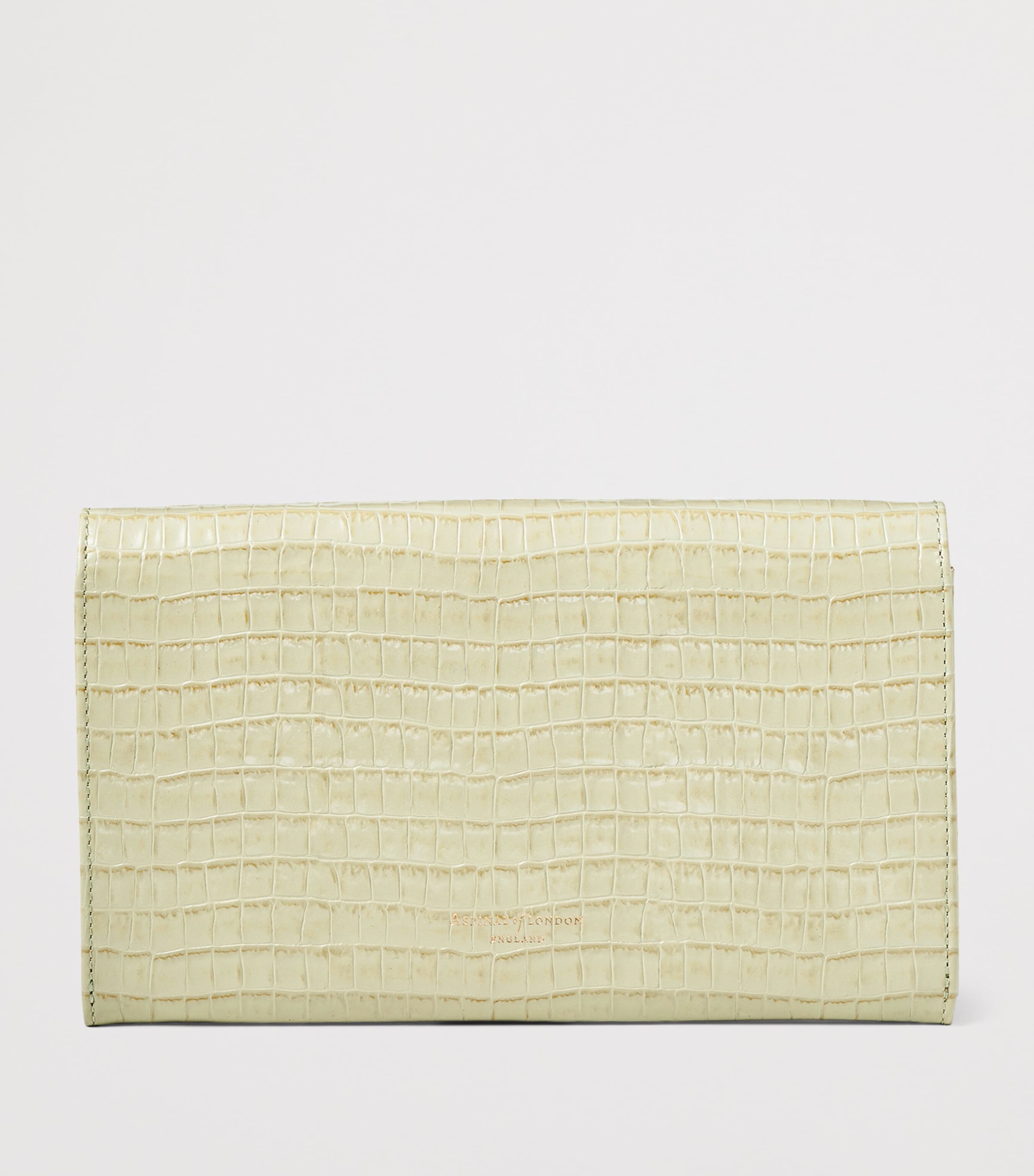 Leather Classic Travel Wallet PISTACHIO Image 3