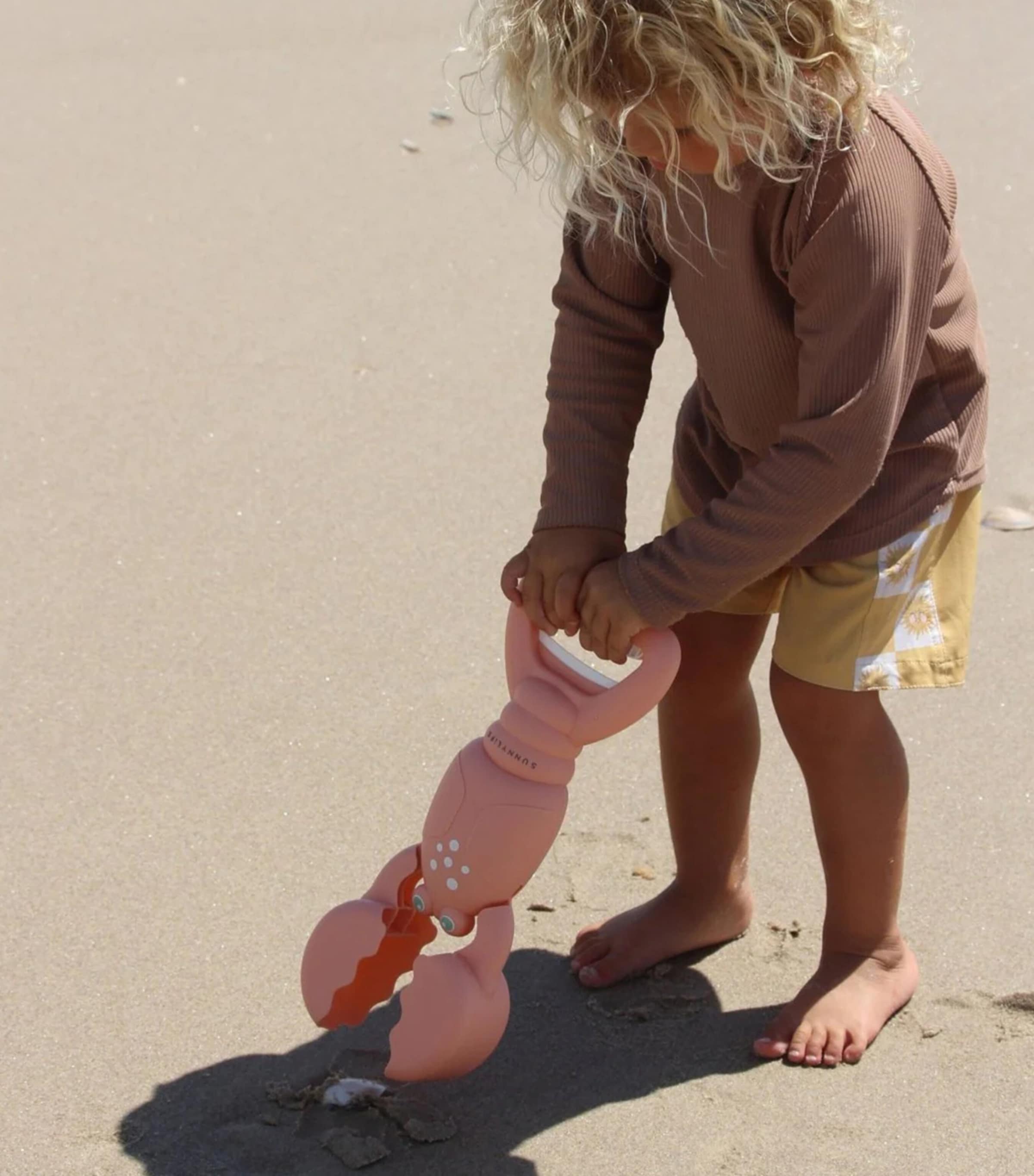 Sunnylife Kids Lobster Sand Claws Lobster Image 3