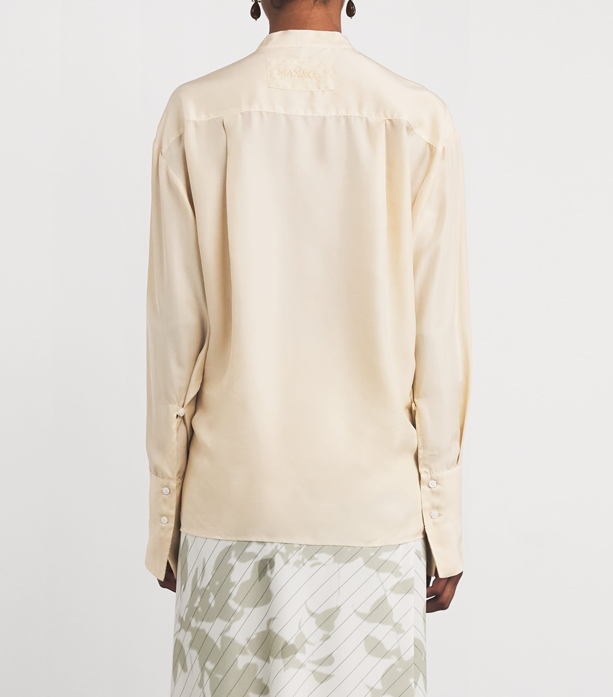 Silk Collarless Pintuck Shirt BEIGE Image 4