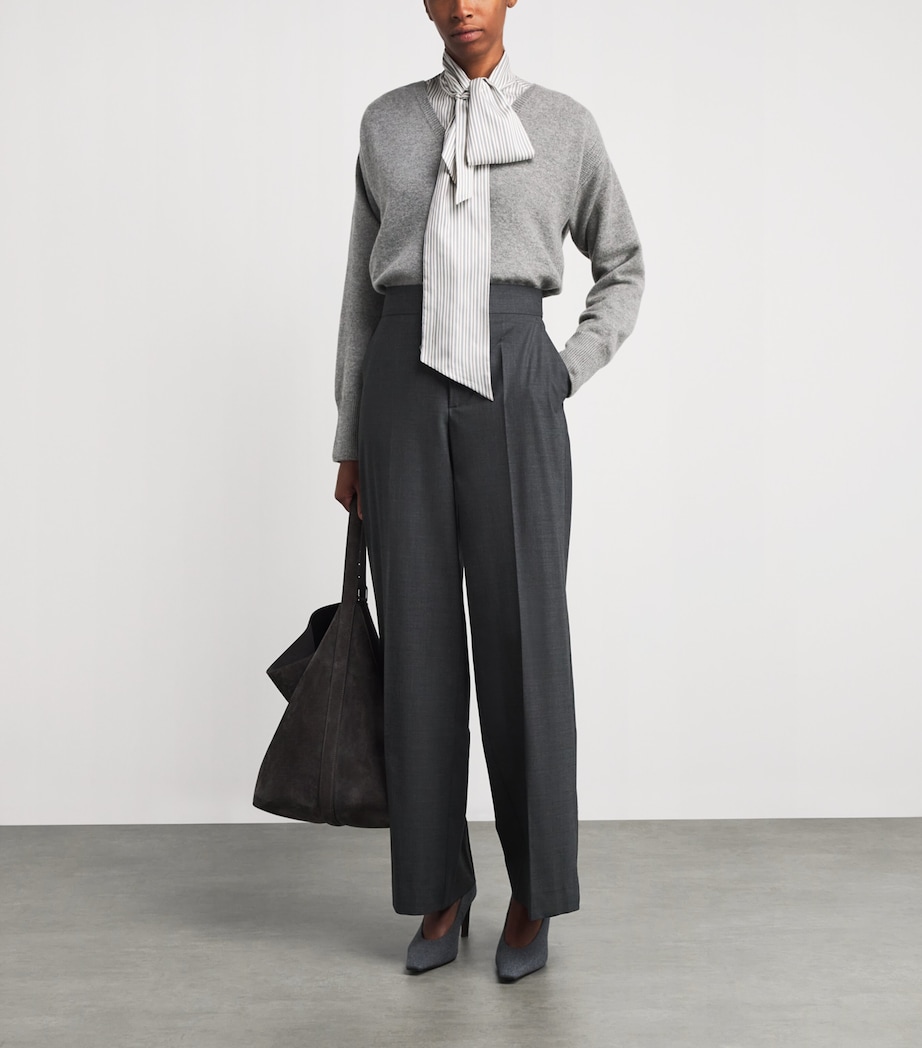 Cashmere V-Neck Sweater 0951 - MEDIUM GREY Image 2