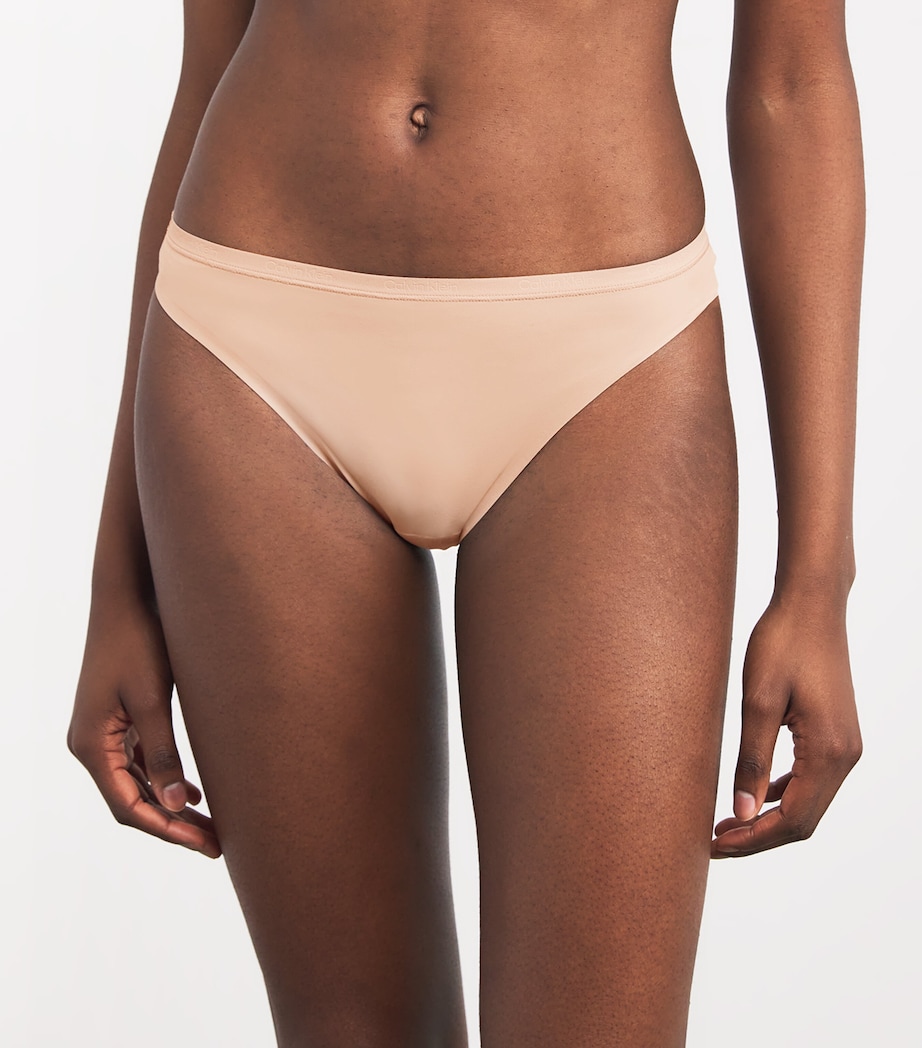 Seamless Thong 7NS CEDAR Image 2