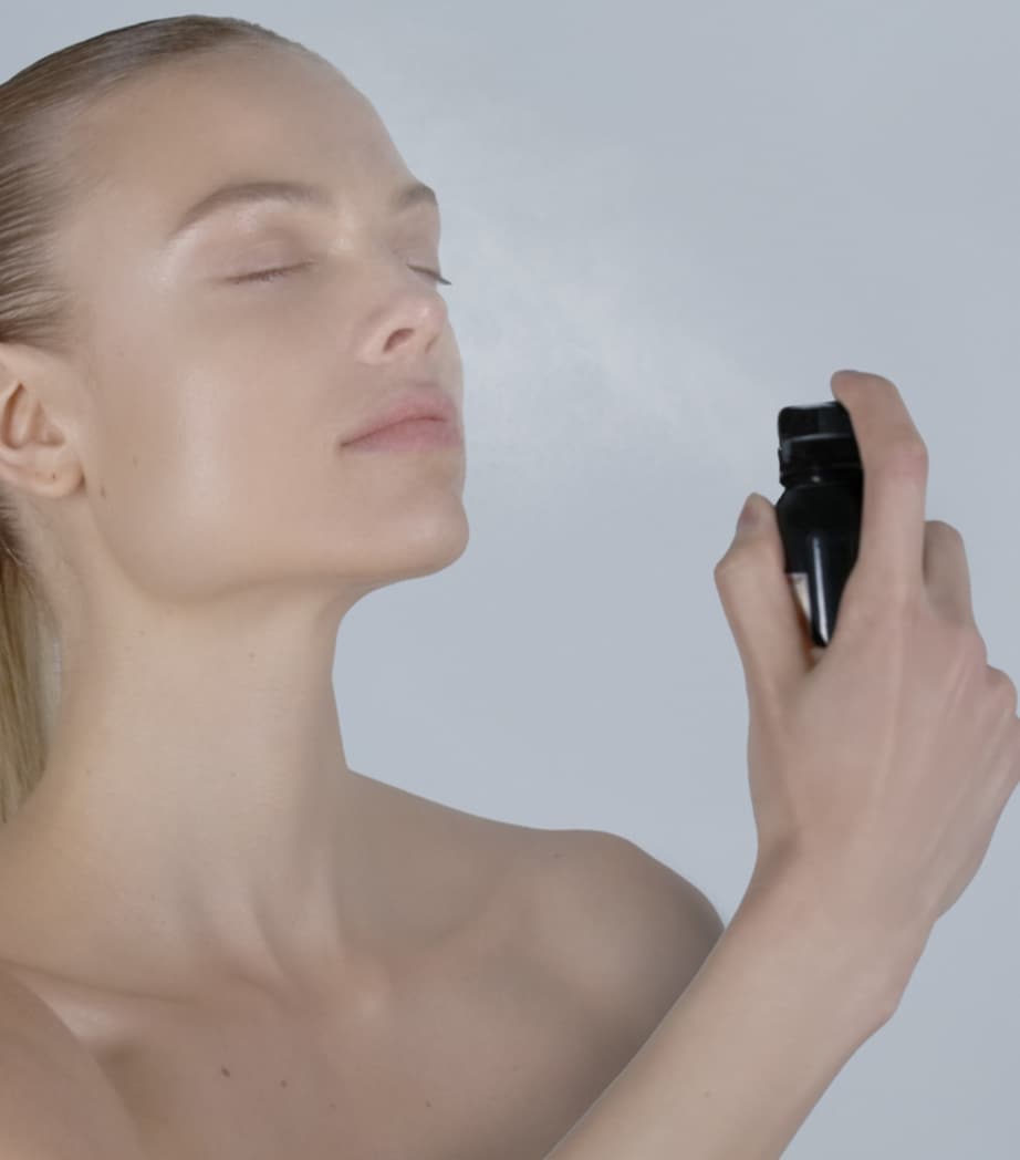 Skin Fetish: Glass 001 Legendary Glow Setting Spray (100ml) NO COLOUR Image 8