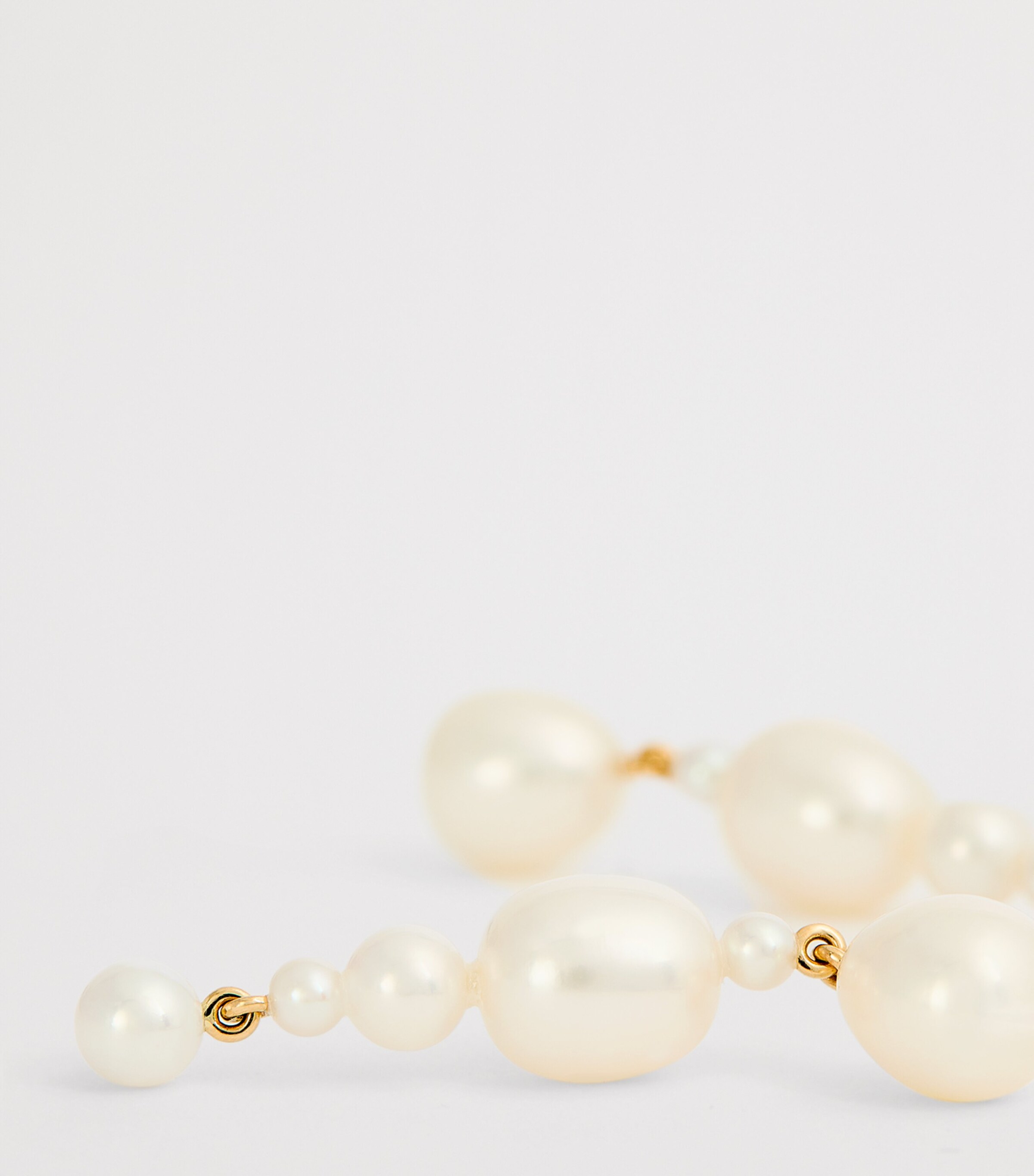 Yellow Gold and Pearl Petite Amis De La Perle Earrings YELLOW GOLD Image 5