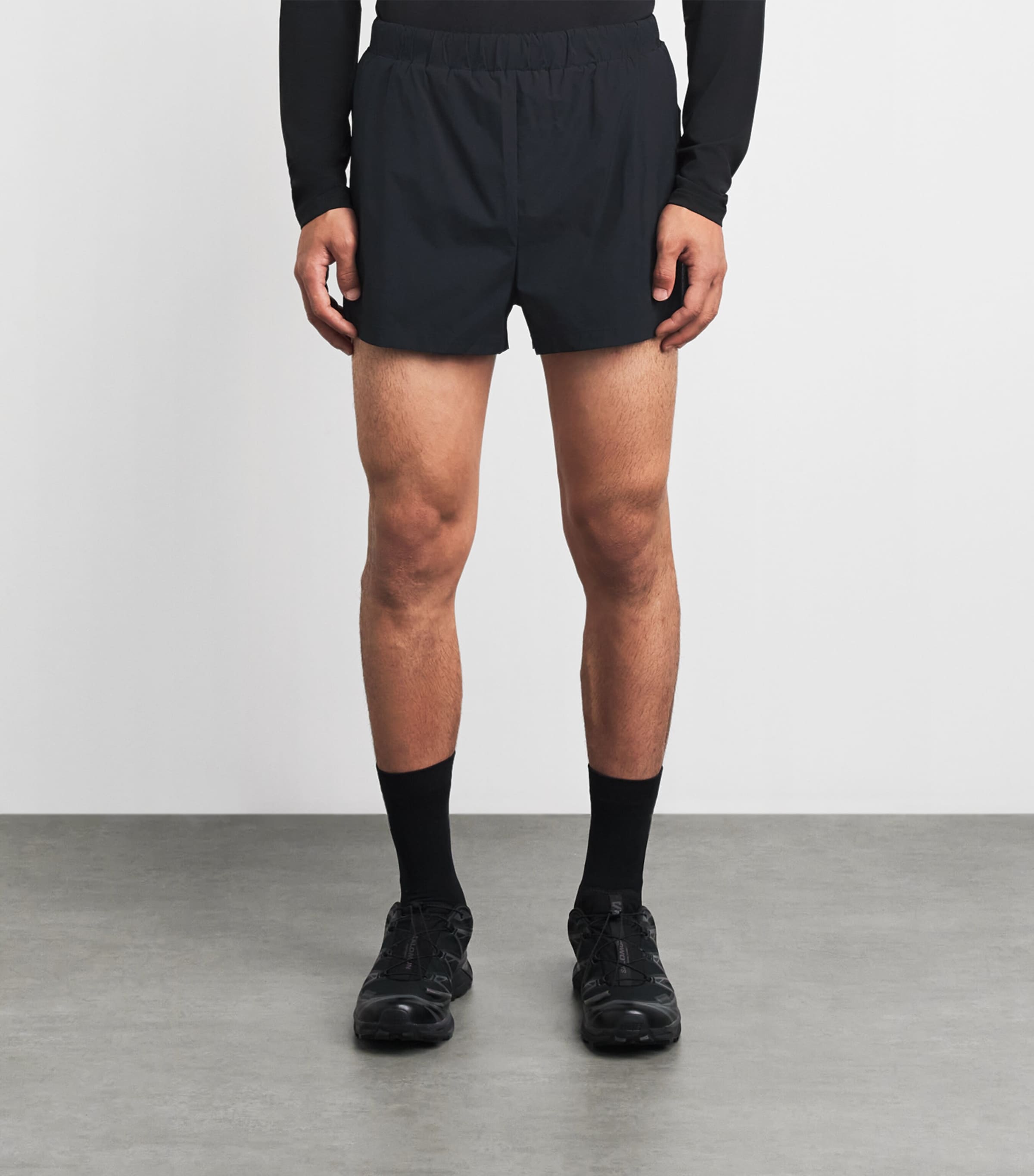 Houdini Mens Ripstop Pace Split Shorts True Black Image 4