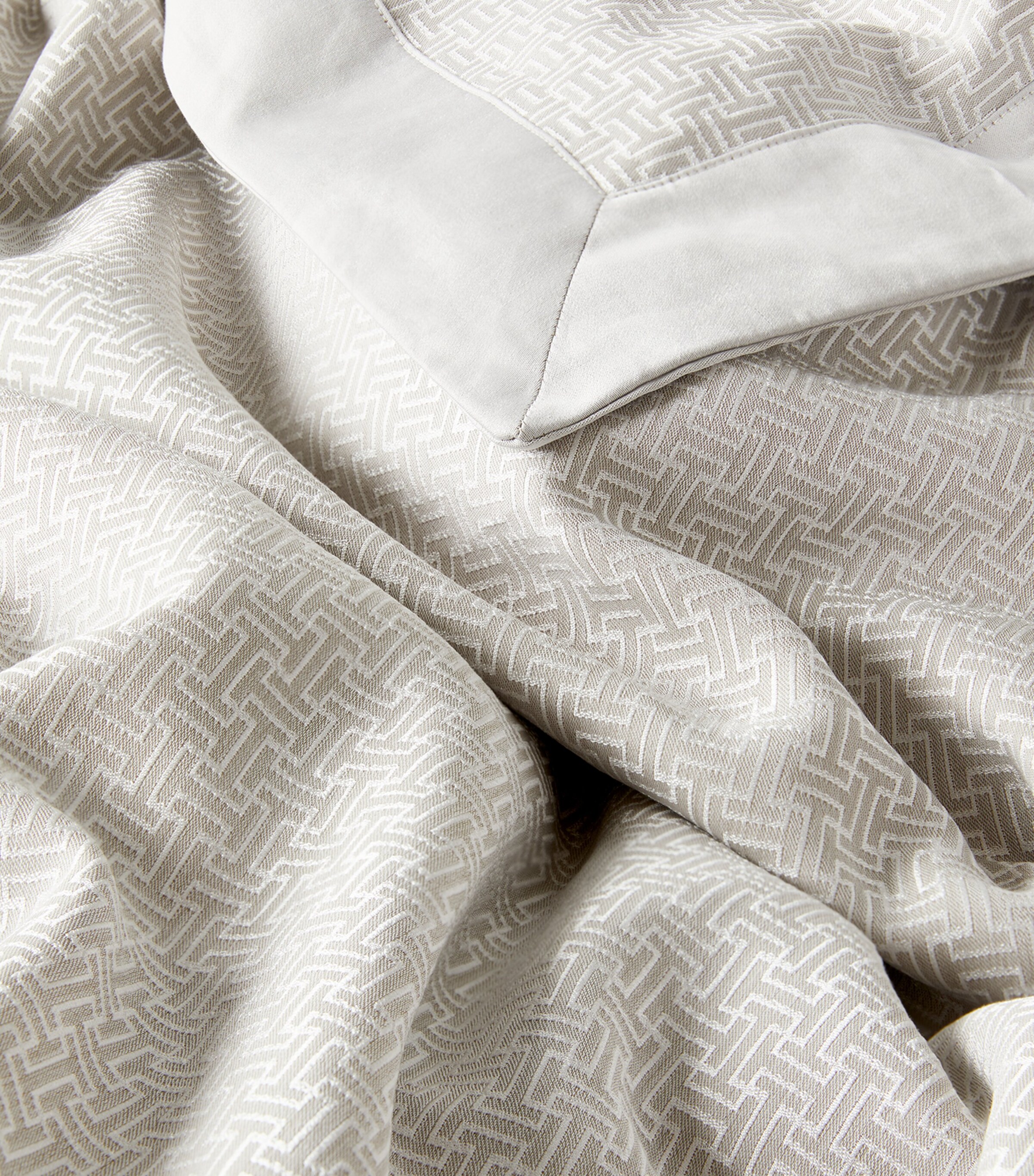 Celso De Lemos Avalon Super King Duvet Cover (260cm x 220cm) Glacier Image 5