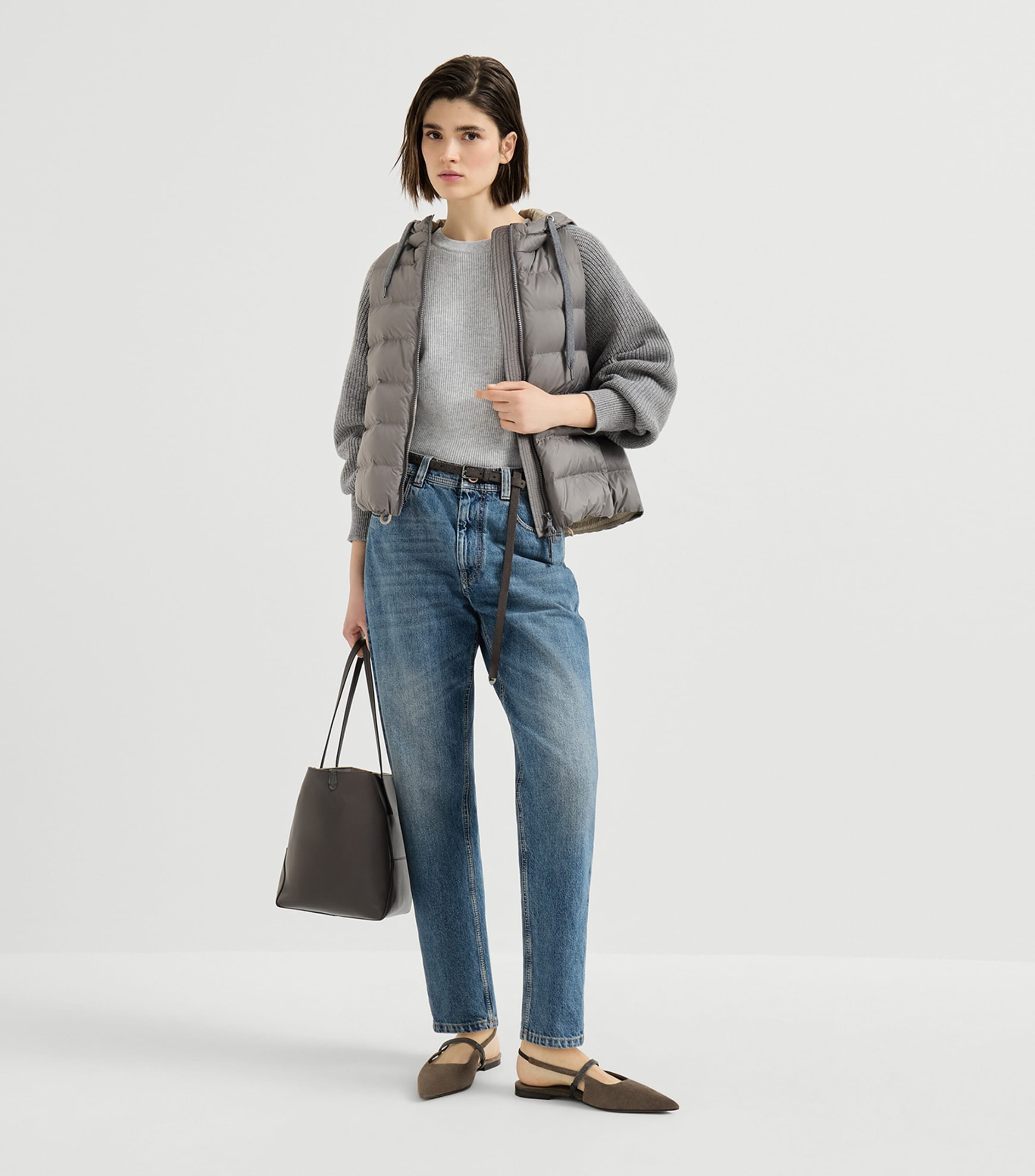 Brunello Cucinelli Womens Baggy Tapered Jeans Image 3