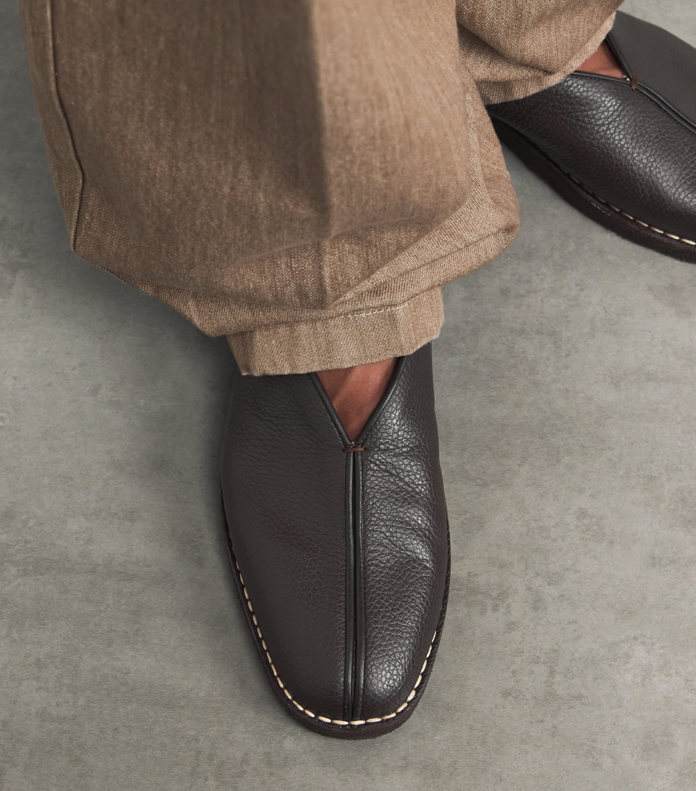 Leather Piped Slippers DARK BROWN Image 4