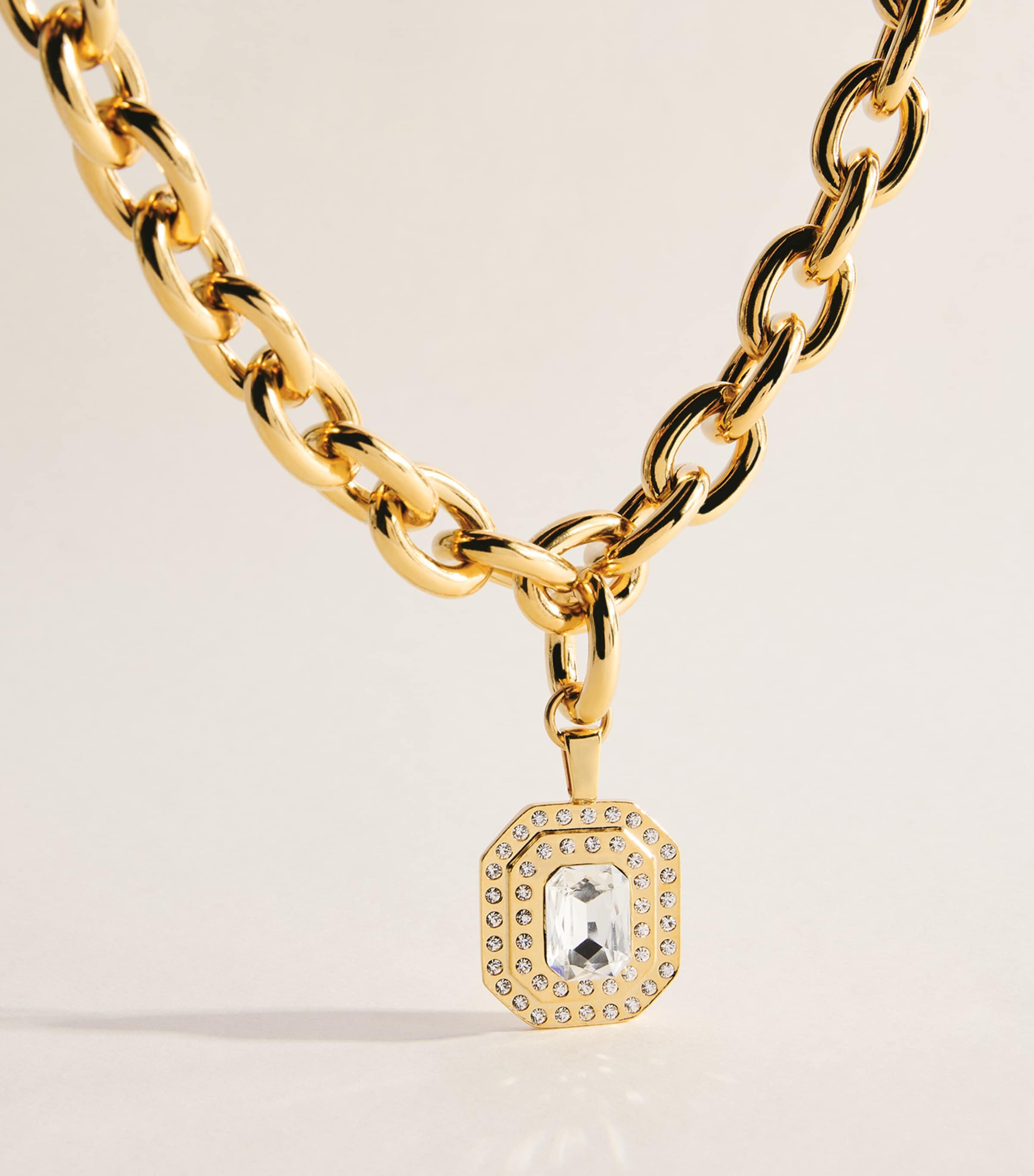 Alessandra Rich Crystal-Embellished Pendant Necklace Cry Gold Image 3