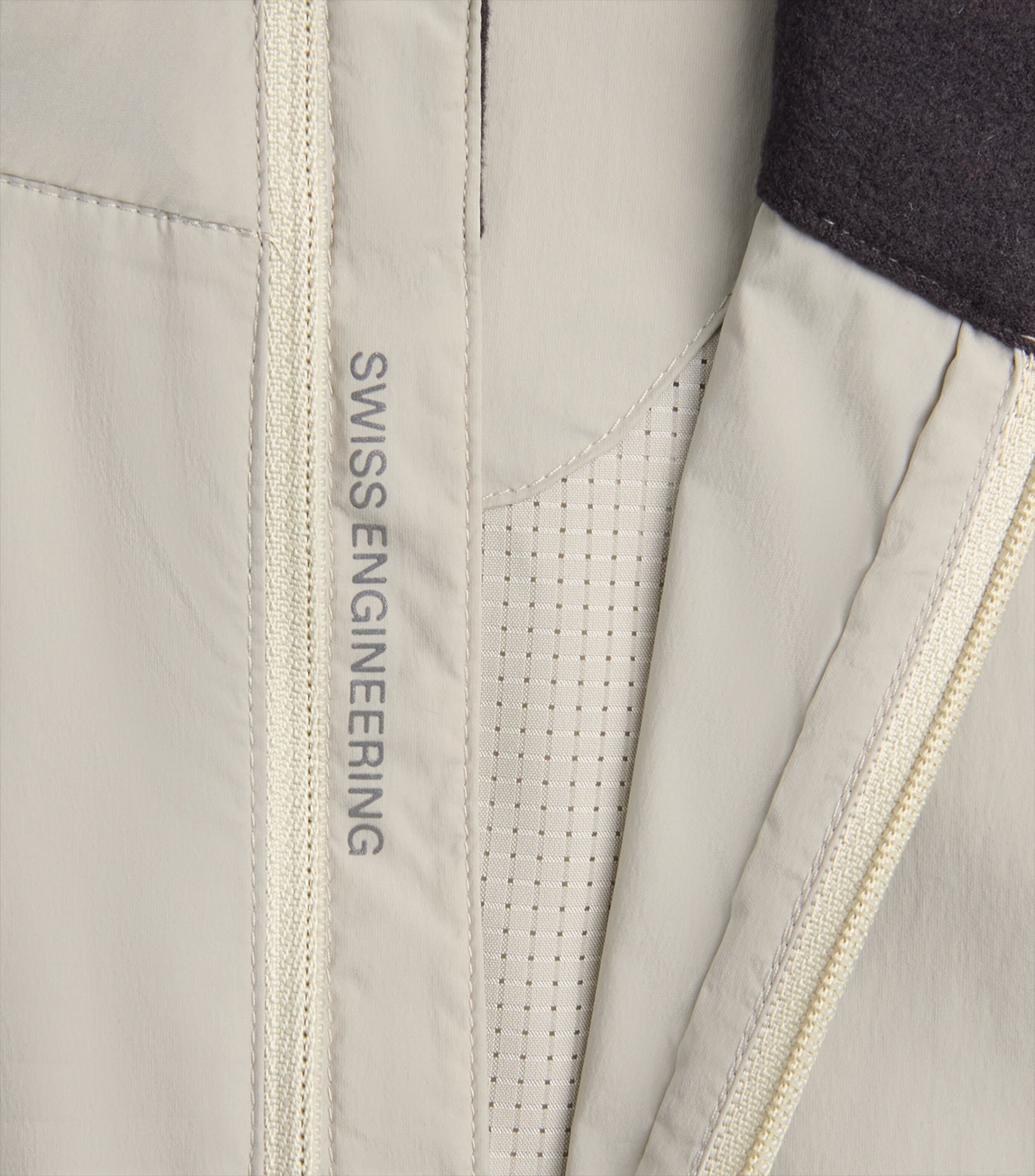 On Mens Weather Jacket Brume | Hare Image 6