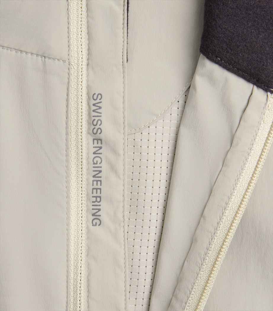On Mens Weather Jacket Brume | Hare Image 6