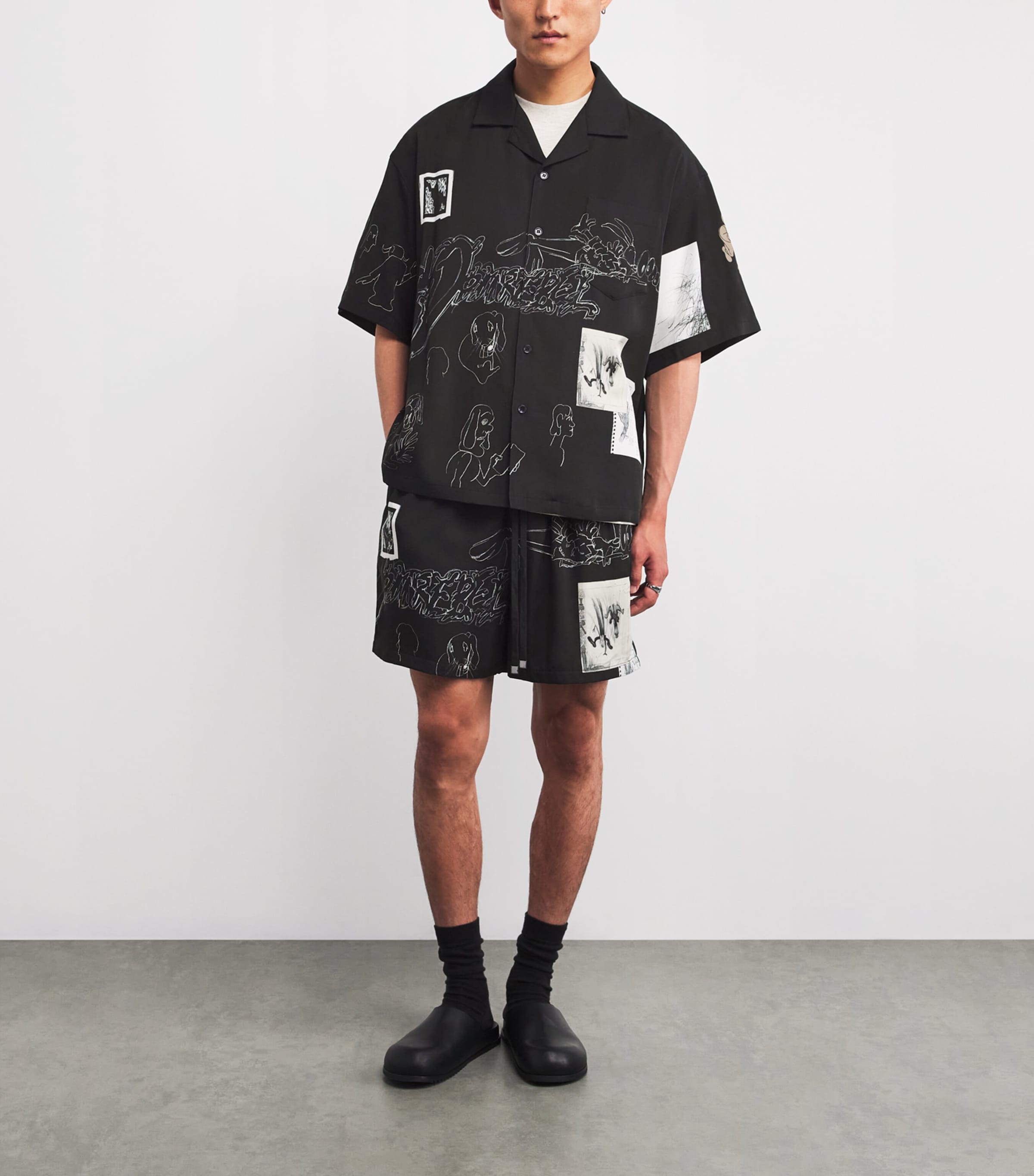 DOMREBEL Mens Cotton Assemblage Shorts Black Image 2