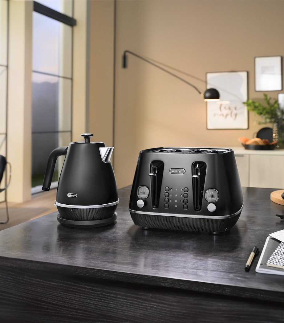 Distinta 4-Slice Toaster BLACK Image 5