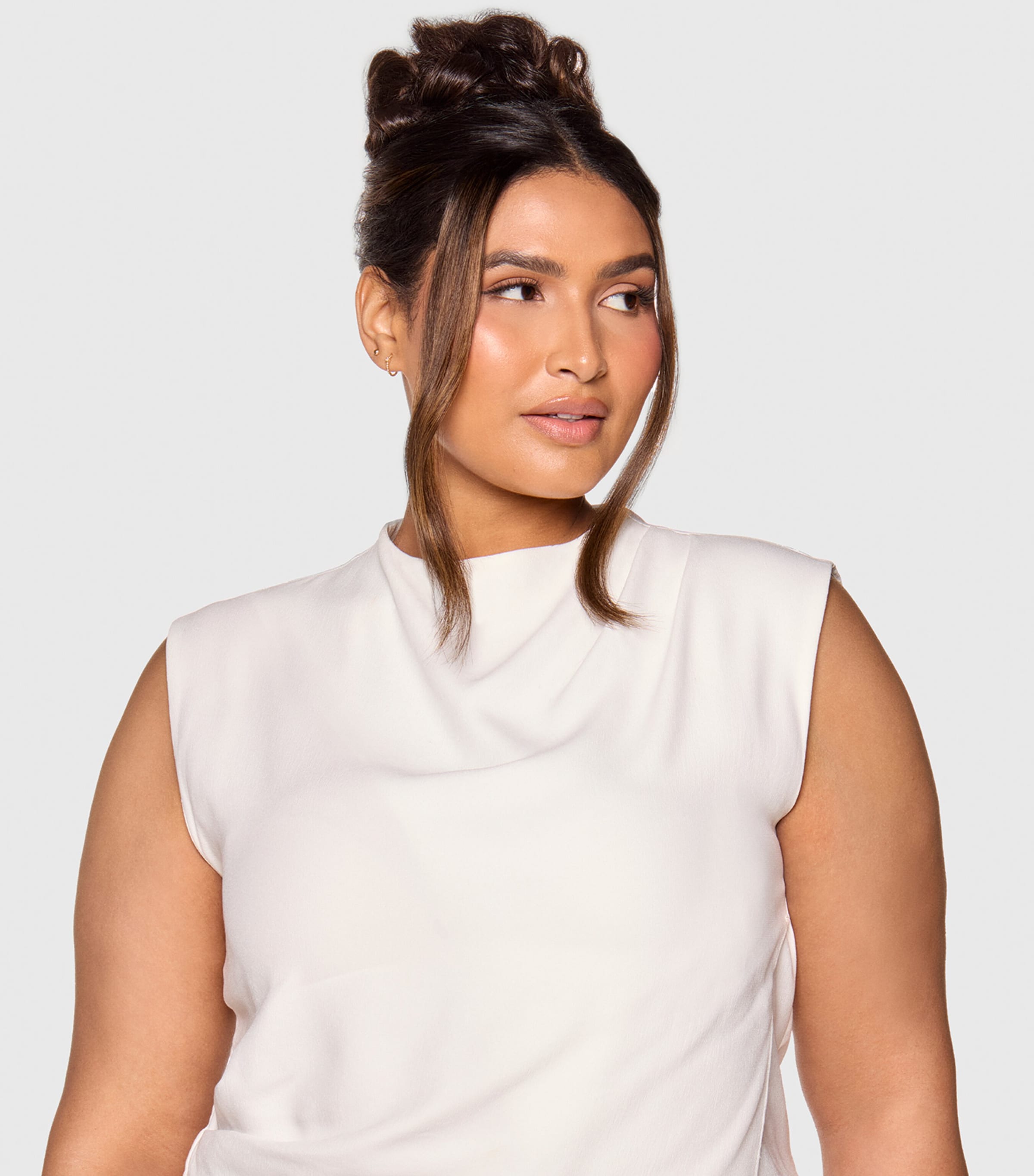 Beauty Works x Huda BARELY THERE Mix & Match Minis Clip-In Hair Extensions (18") MIDNIGHT KOHL Image 6