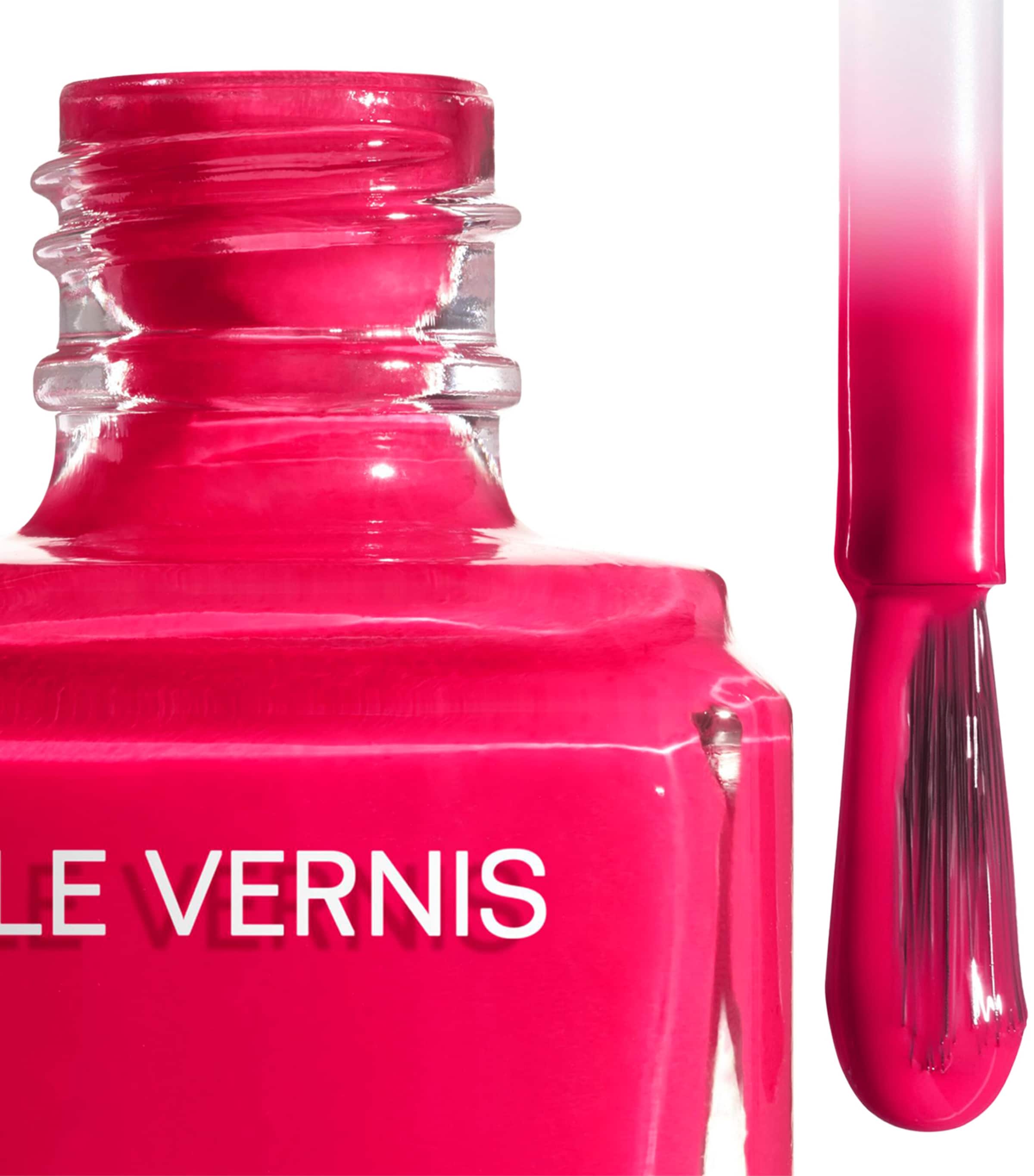 LE VERNIS Longwear Nail Colour DIVA 143 Image 2