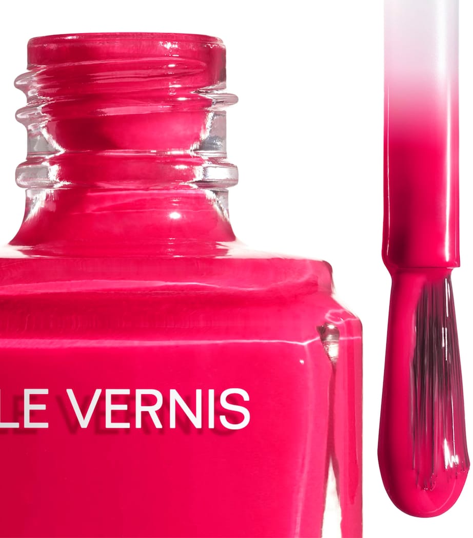 LE VERNIS Longwear Nail Colour DIVA 143 Image 2